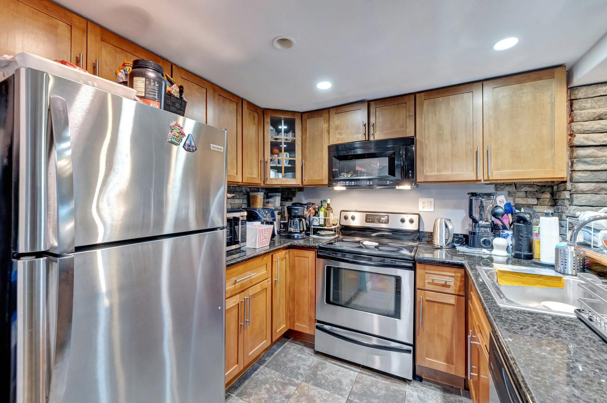 3004 NE 5th Ter 208-C