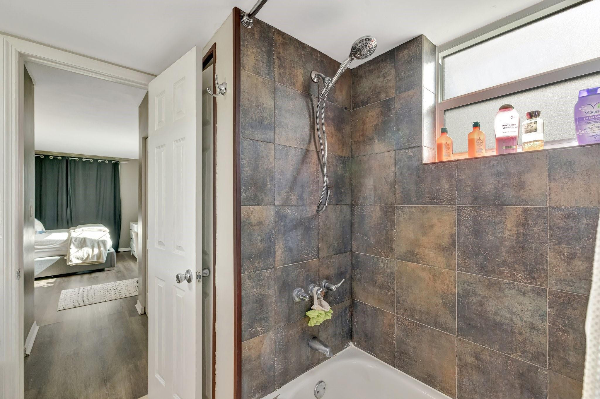 3004 NE 5th Ter 208-C