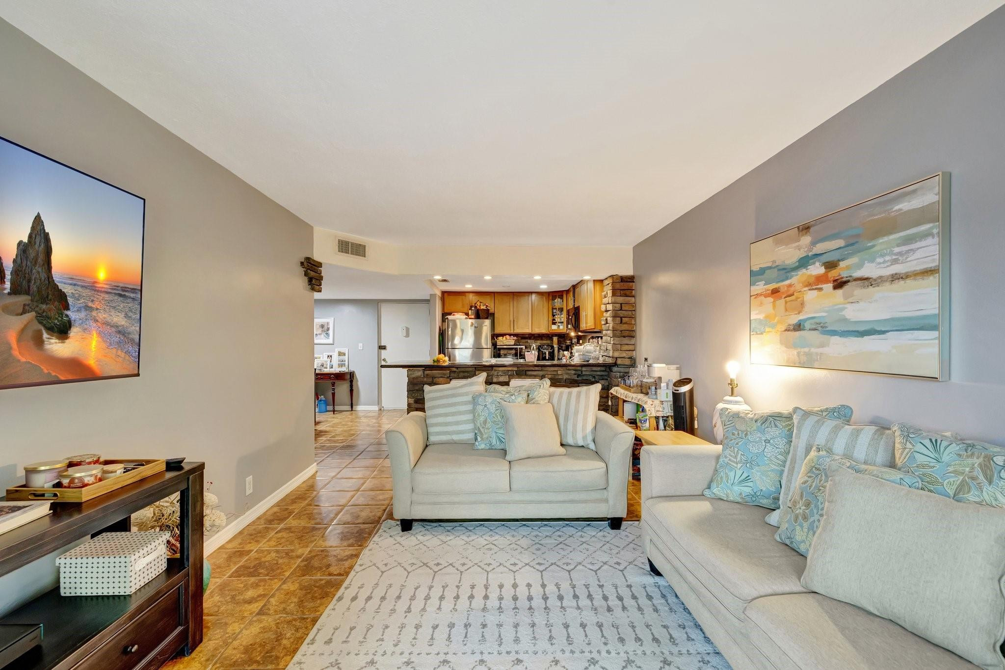 3004 NE 5th Ter 208-C