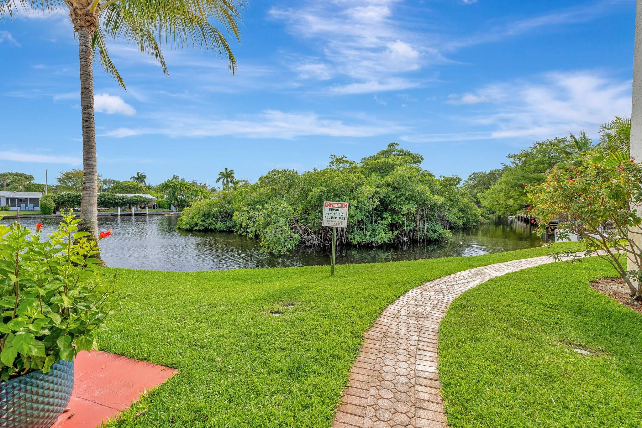 3004 NE 5th Ter 208-C