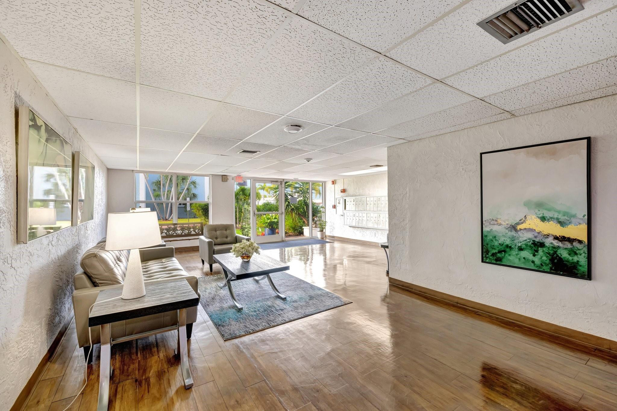 3004 NE 5th Ter 208-C