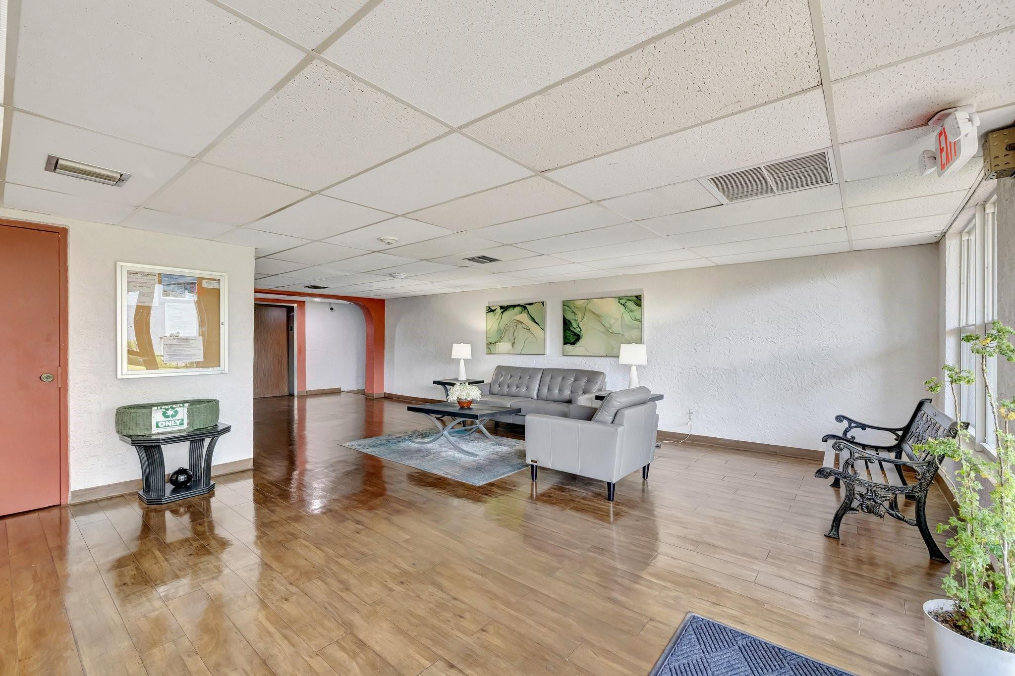 3004 NE 5th Ter 208-C