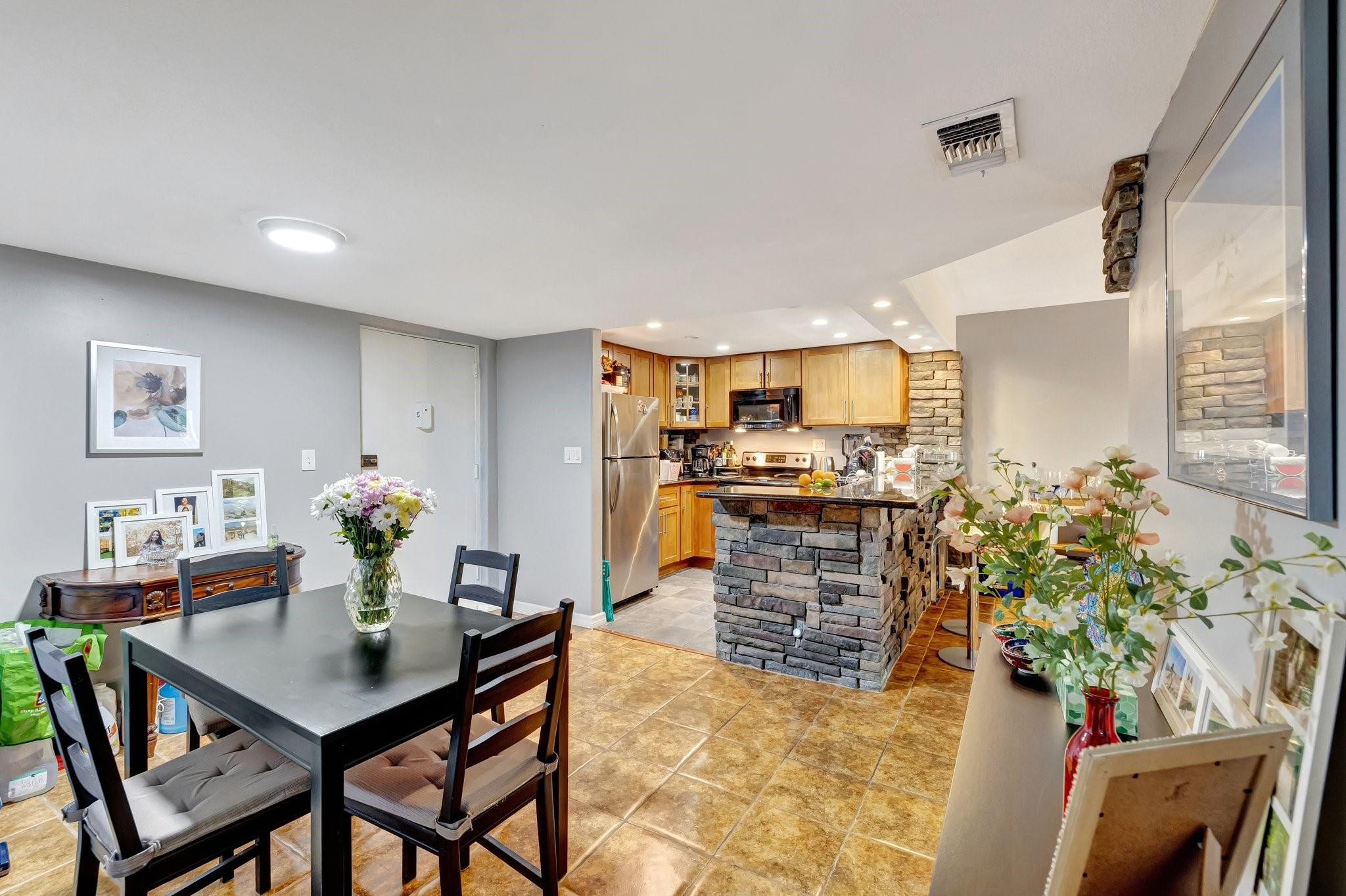 3004 NE 5th Ter 208-C