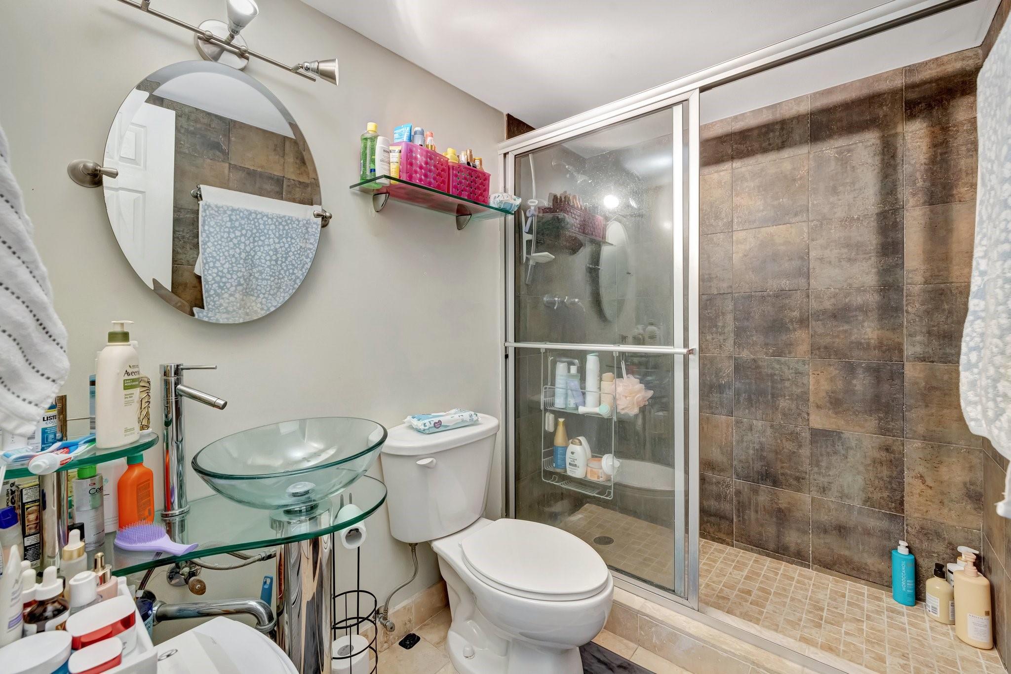 3004 NE 5th Ter 208-C