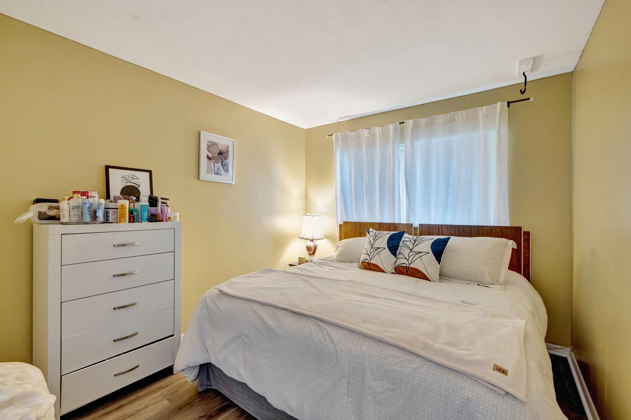 3004 NE 5th Ter 208-C