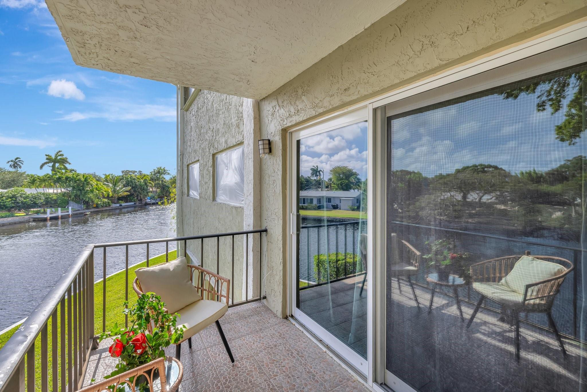 3004 NE 5th Ter 208-C