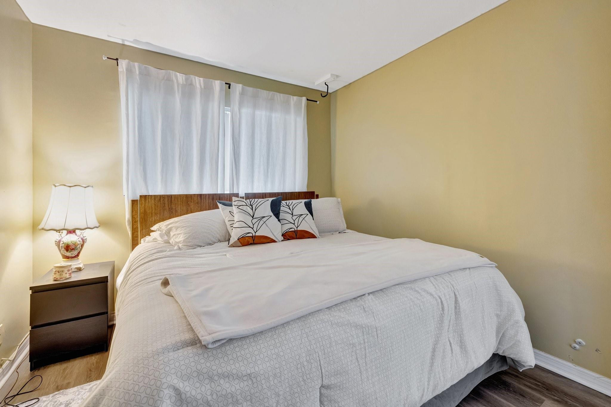 3004 NE 5th Ter 208-C