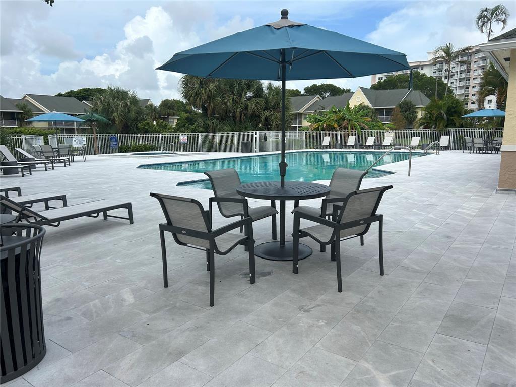 2827 N Course Dr 206