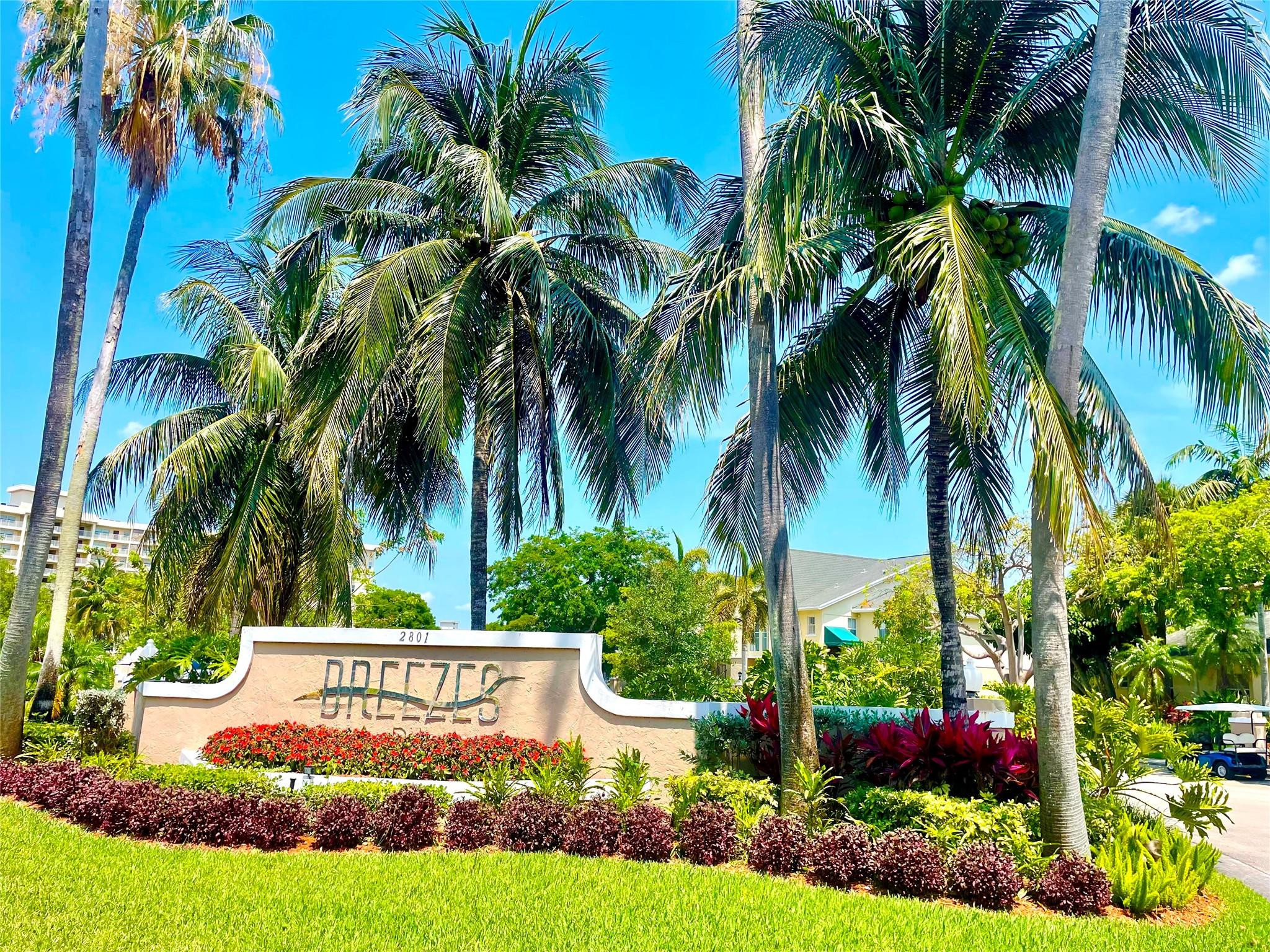 2827 N Course Dr 206