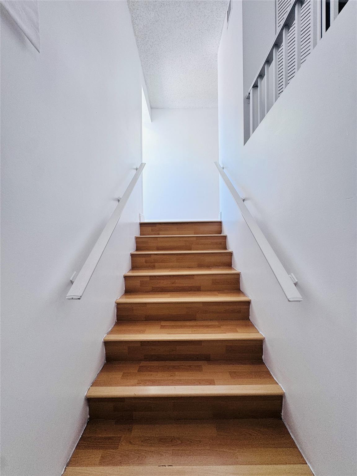 2827 N Course Dr 206