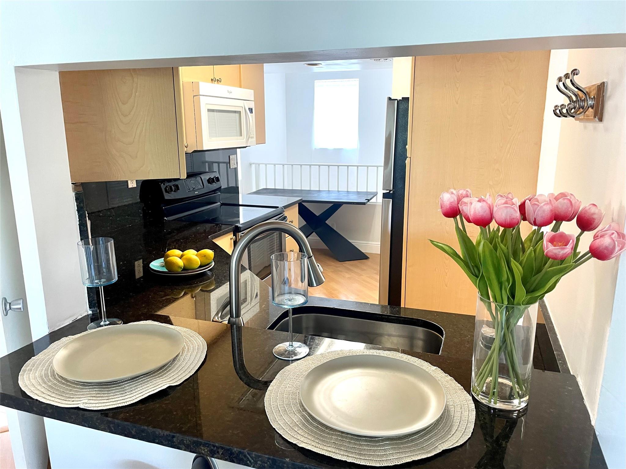 2827 N Course Dr 206