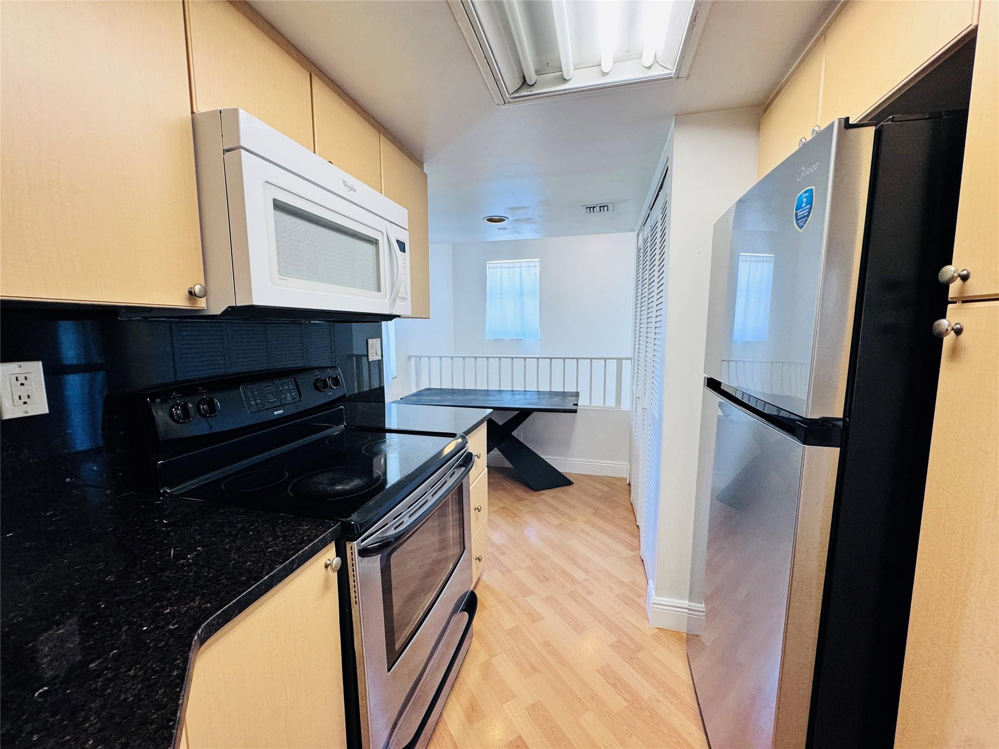 2827 N Course Dr 206