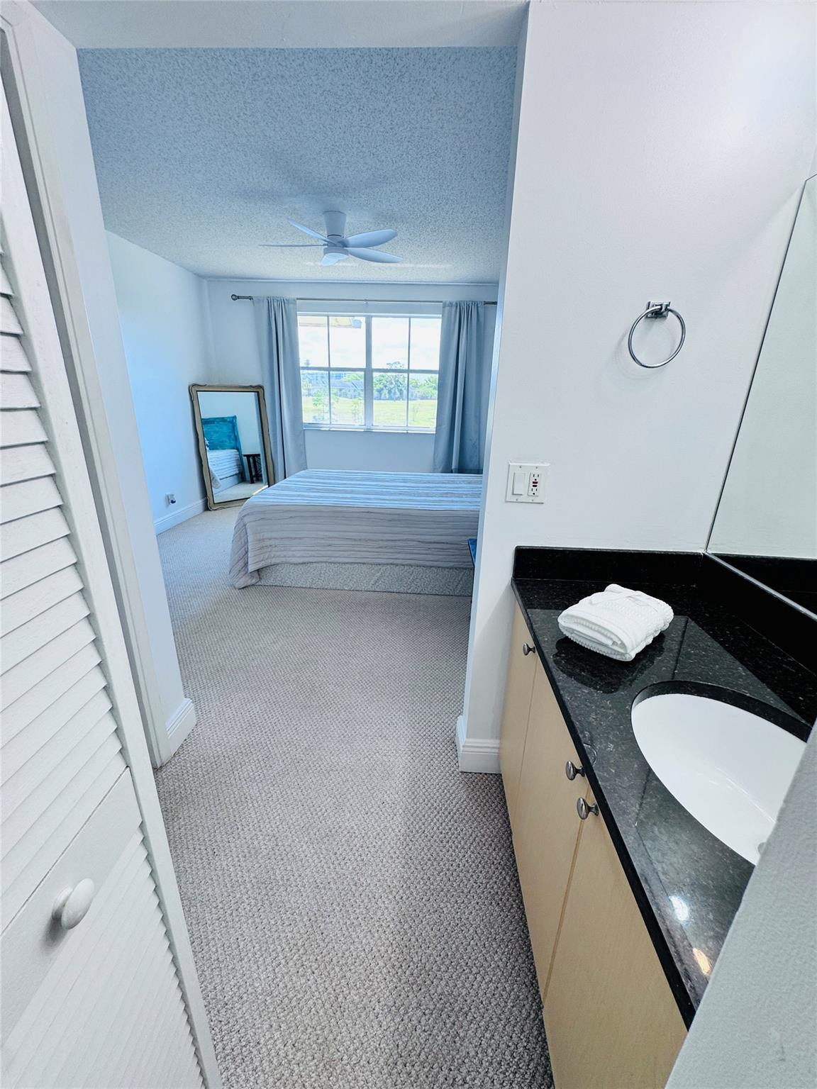 2827 N Course Dr 206