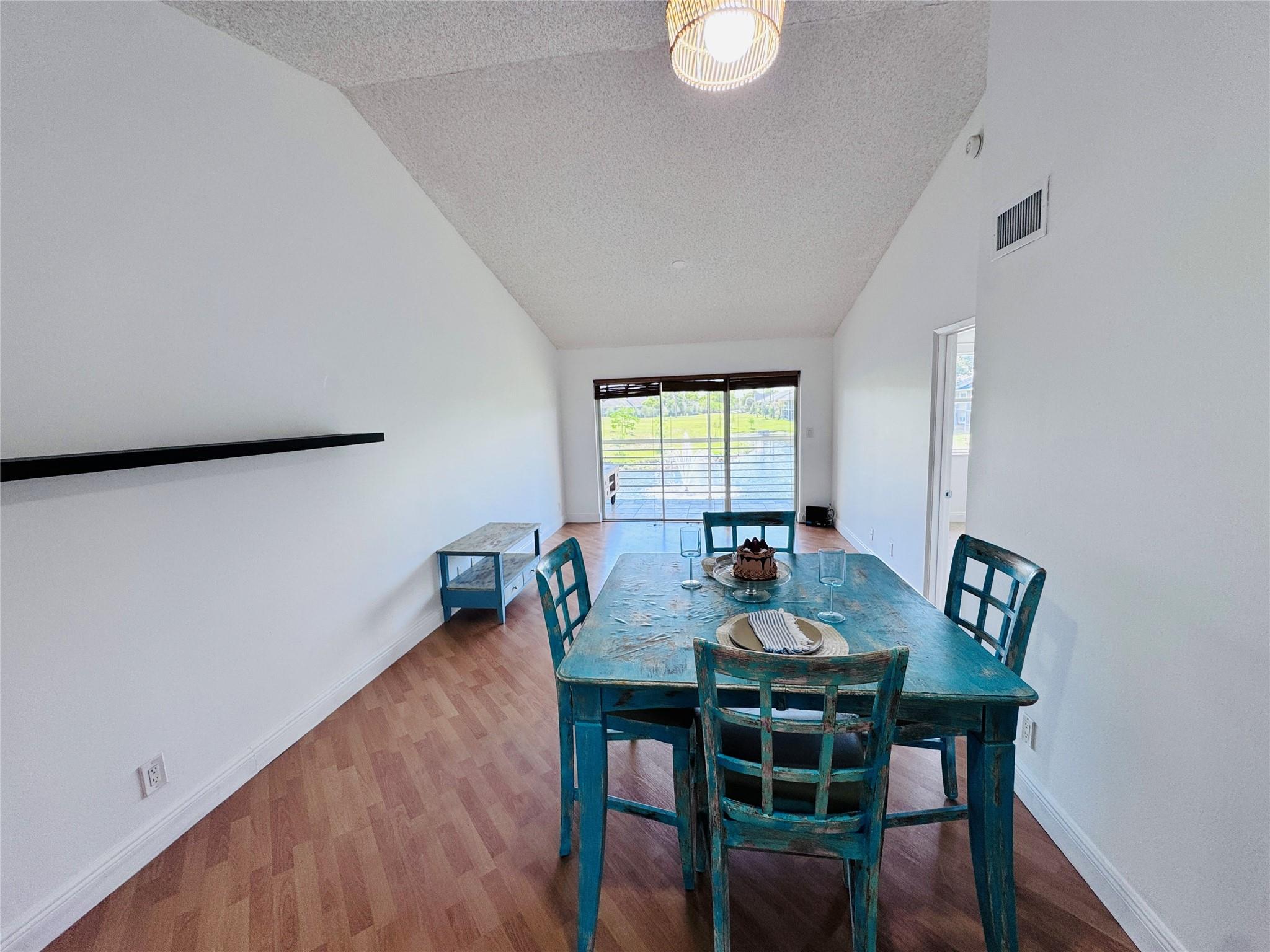 2827 N Course Dr 206