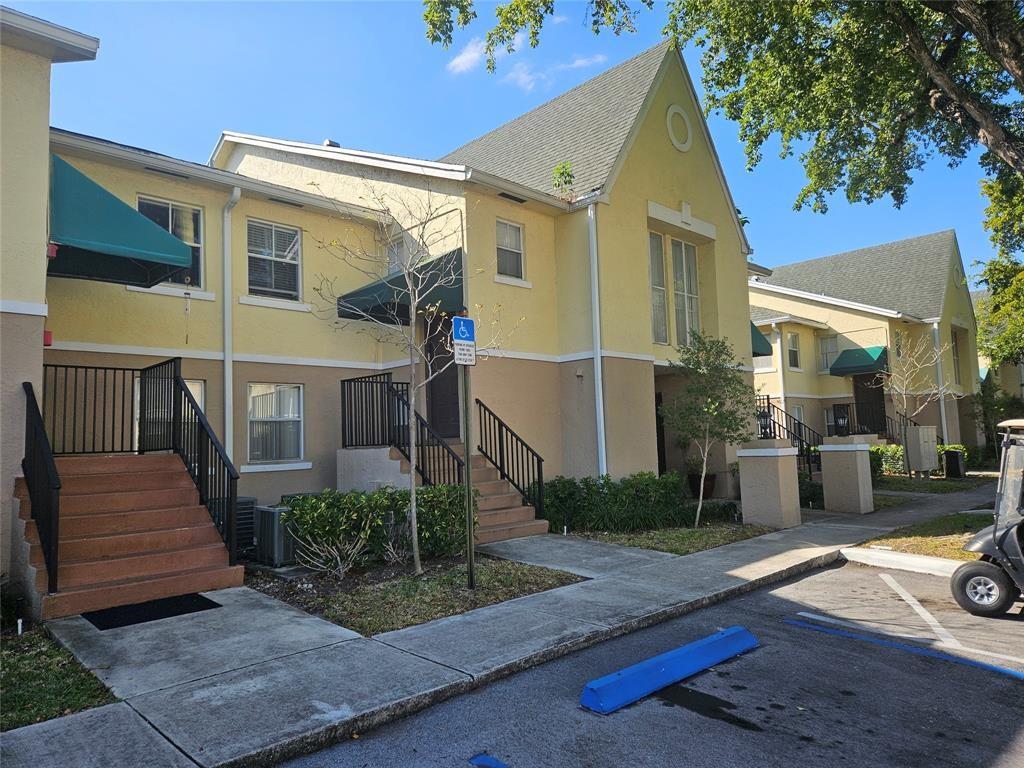 2827 N Course Dr 206