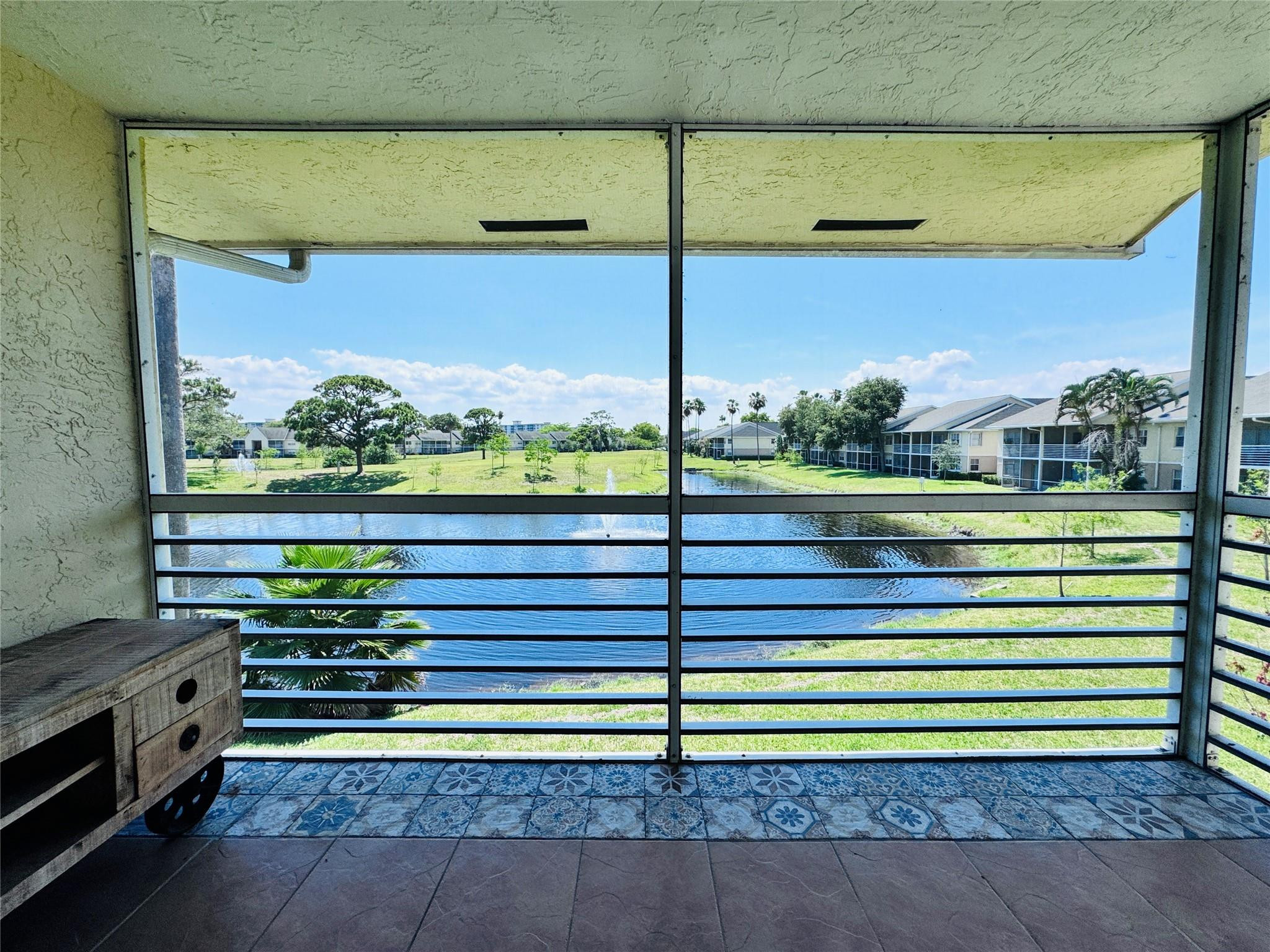 2827 N Course Dr 206