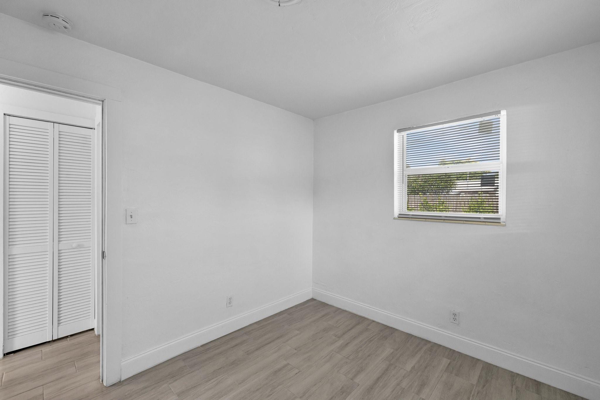 4106 NW 12th Ter