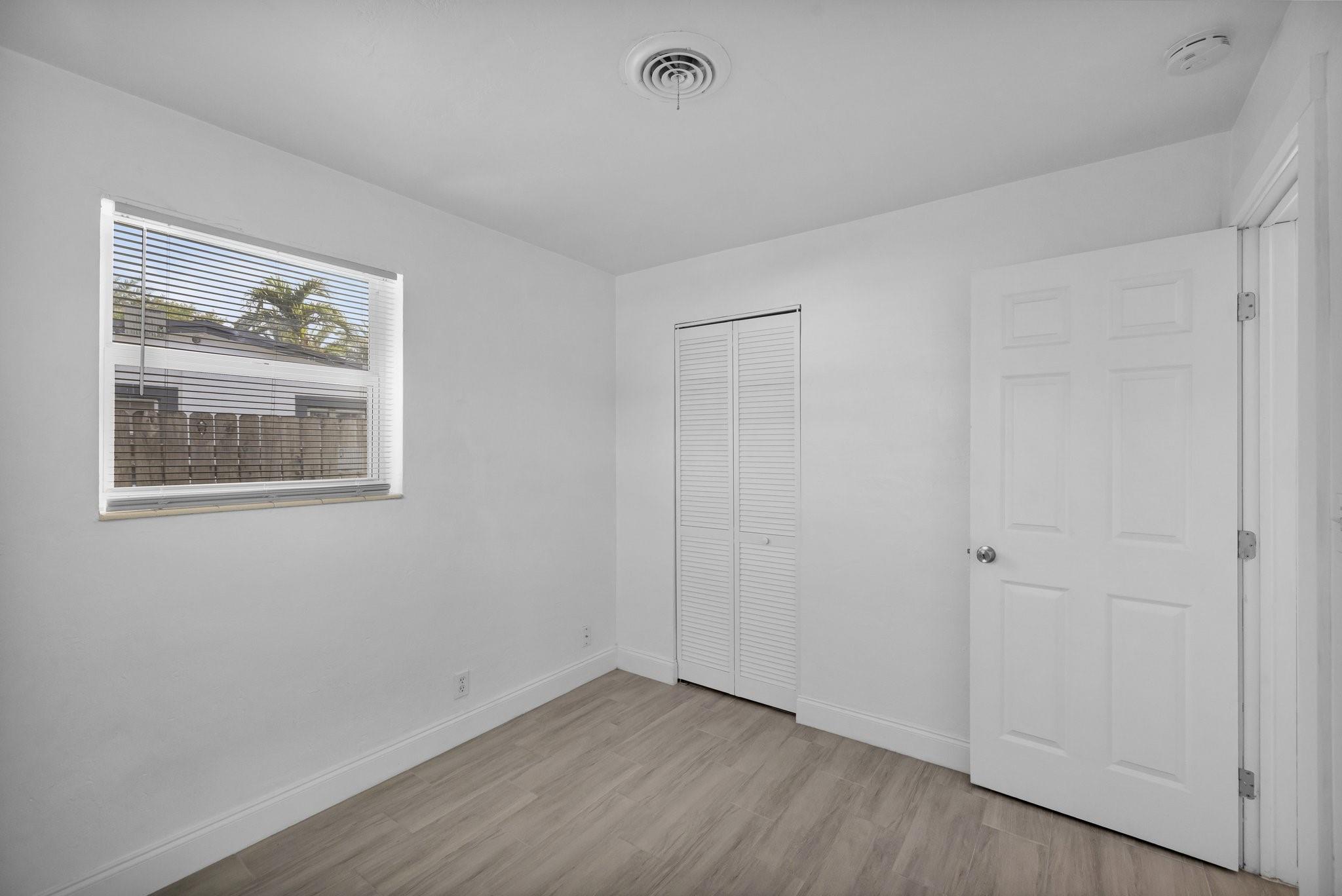4106 NW 12th Ter