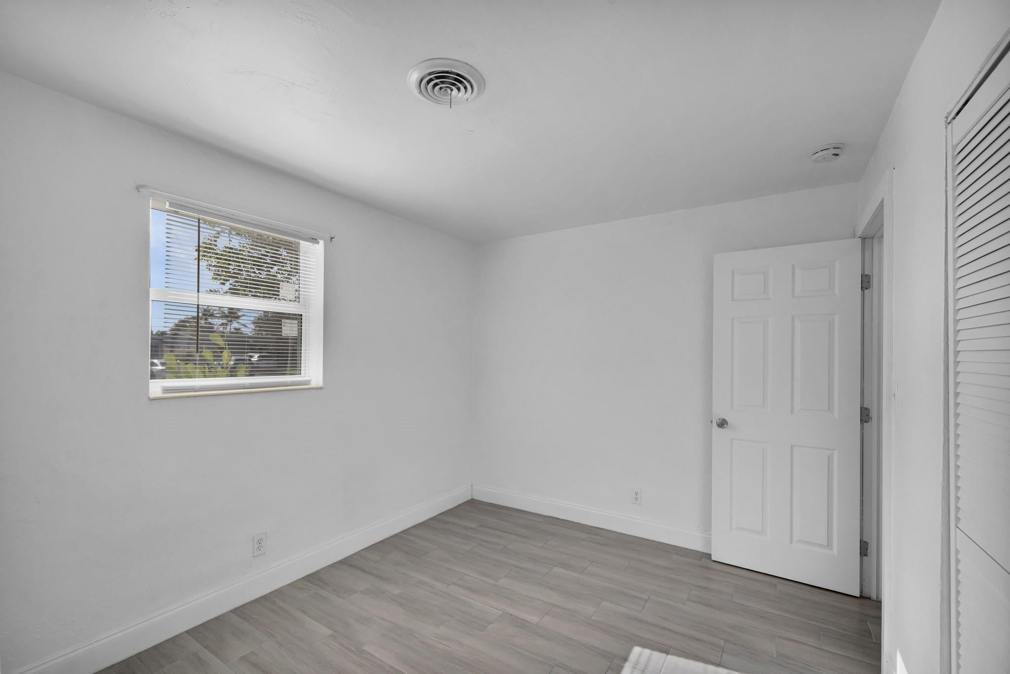 4106 NW 12th Ter