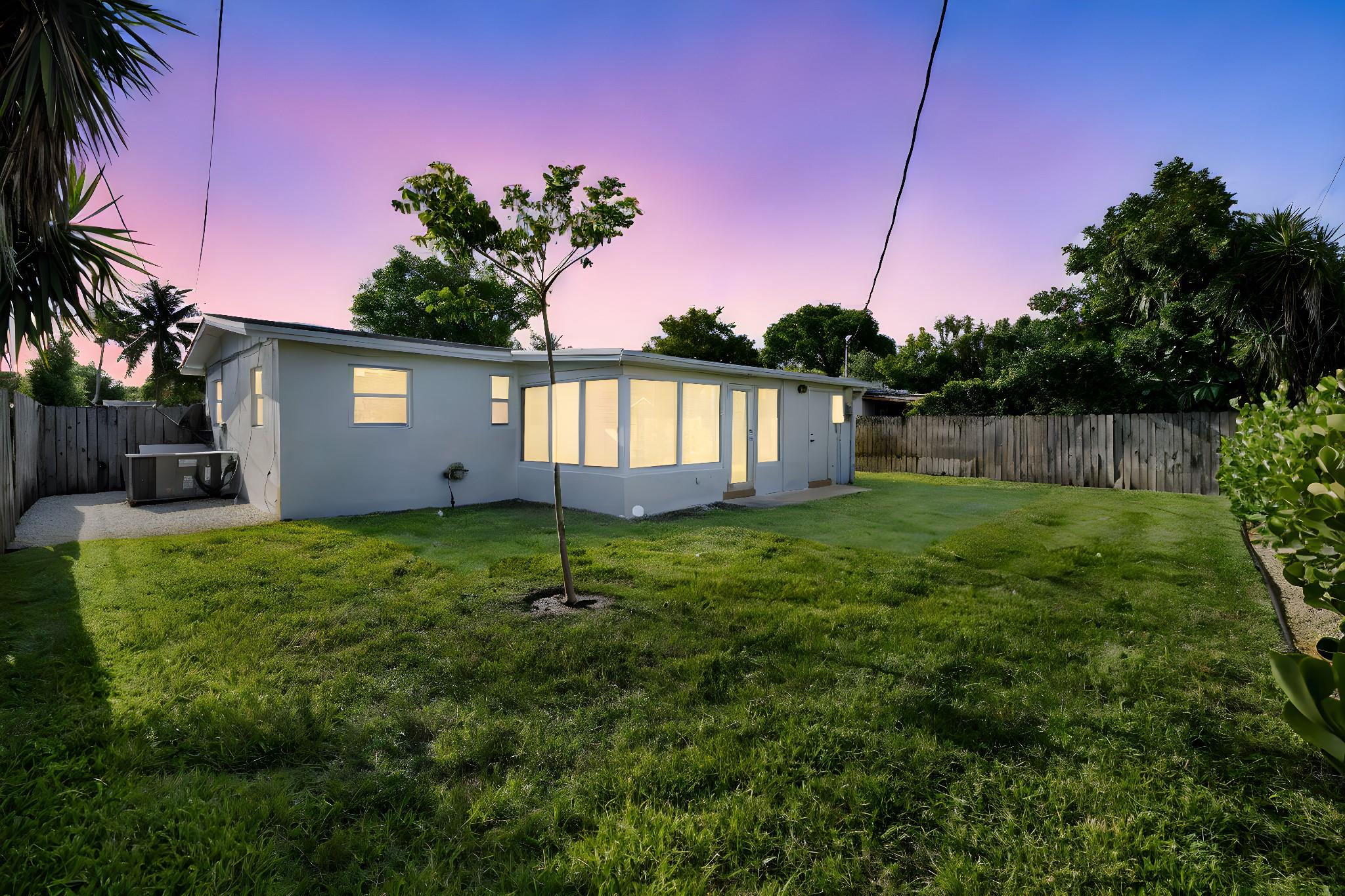 4106 NW 12th Ter
