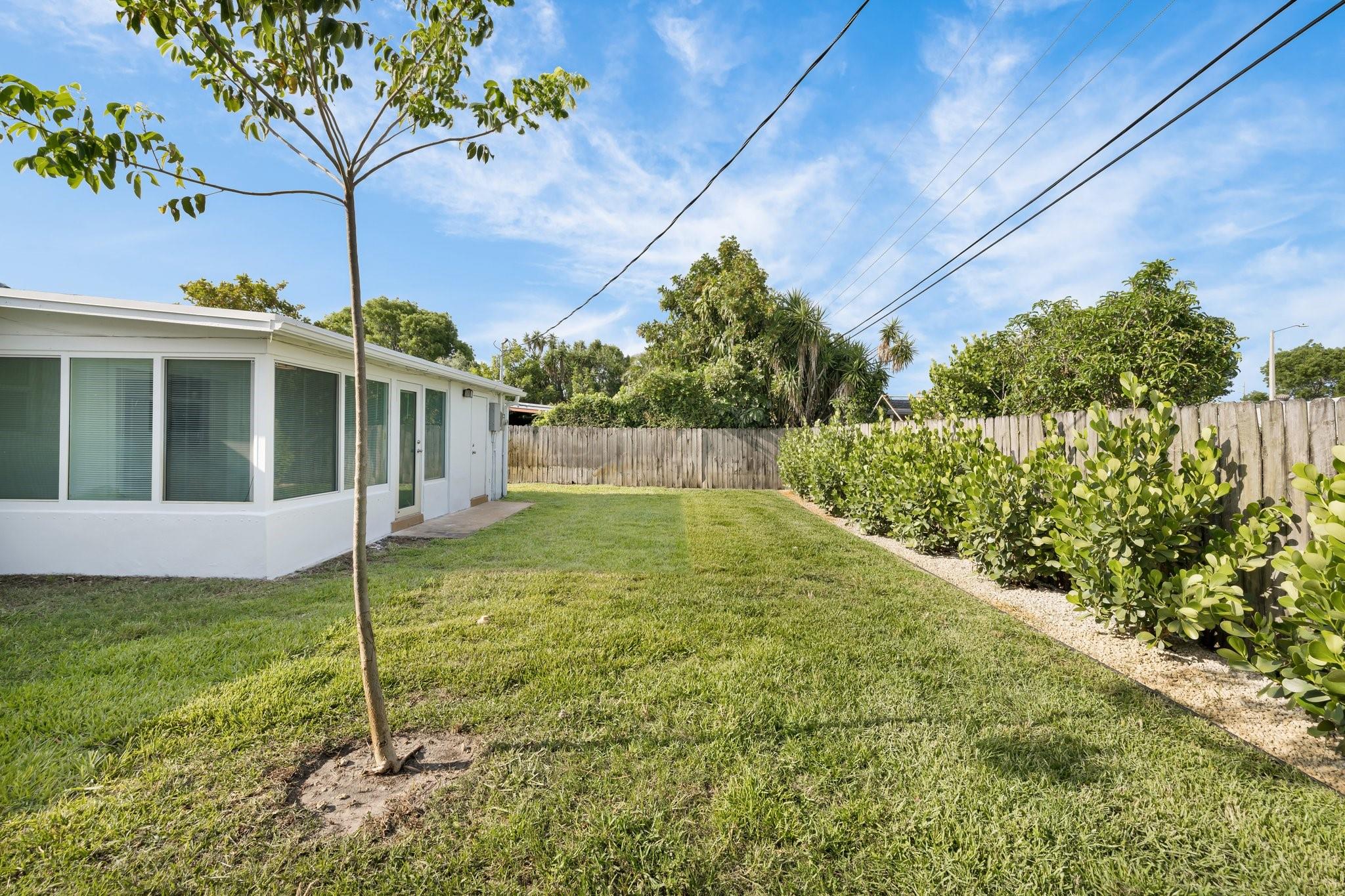 4106 NW 12th Ter