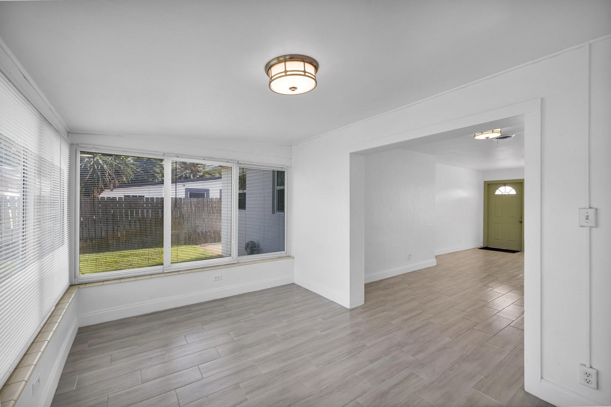 4106 NW 12th Ter