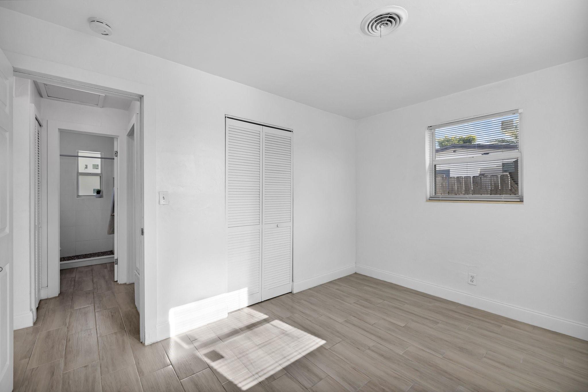 4106 NW 12th Ter