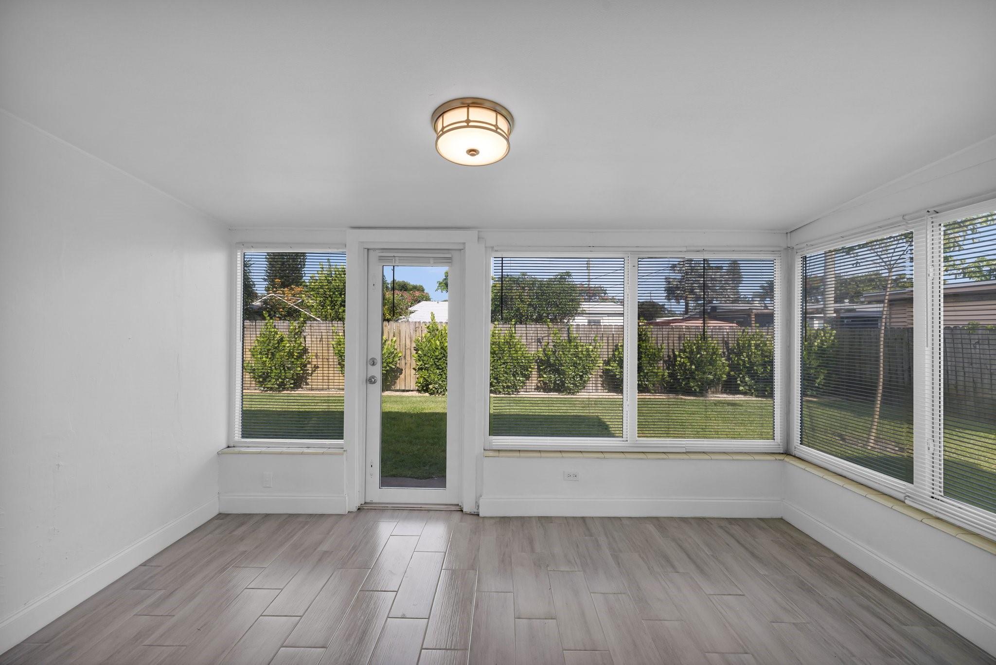 4106 NW 12th Ter