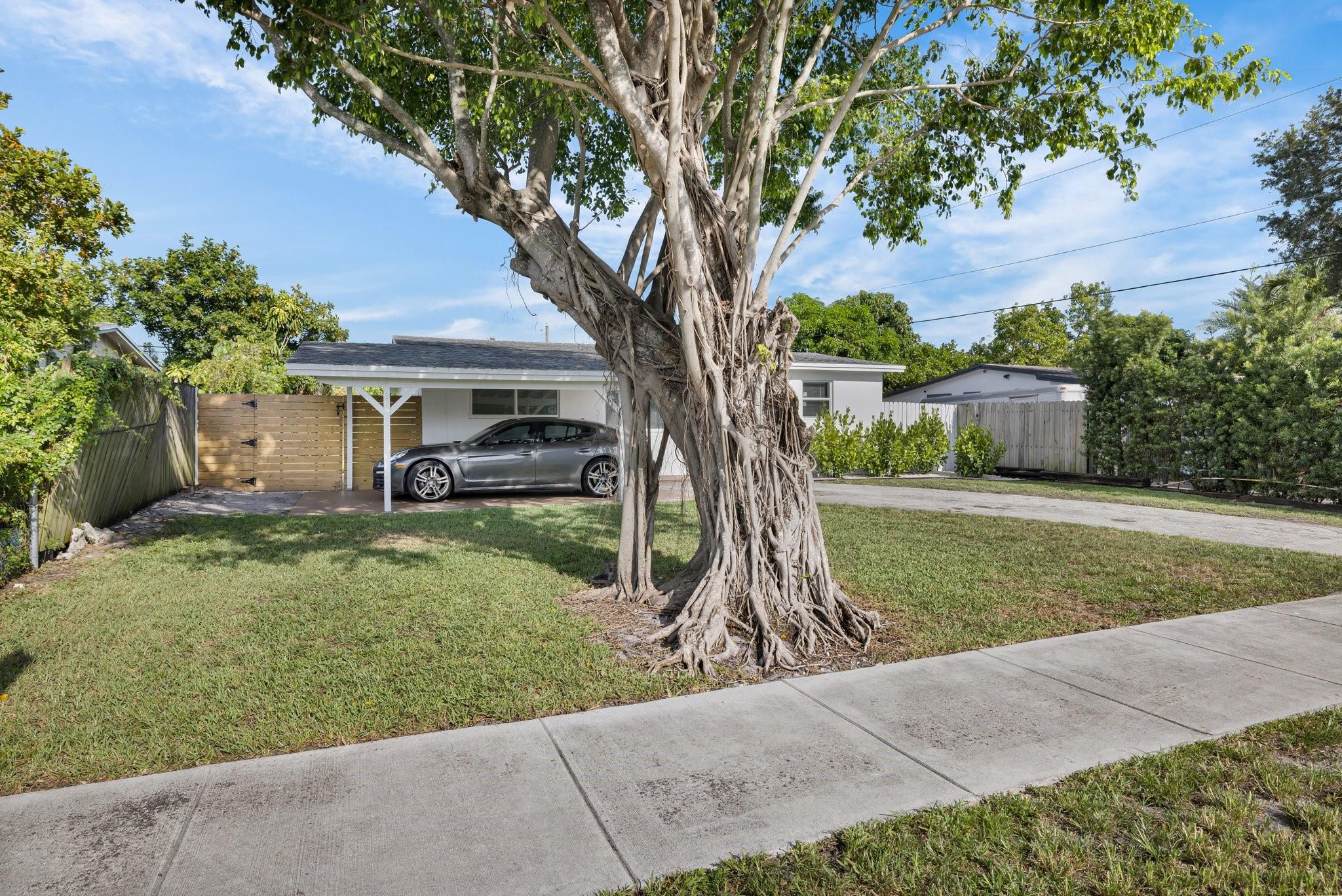 4106 NW 12th Ter