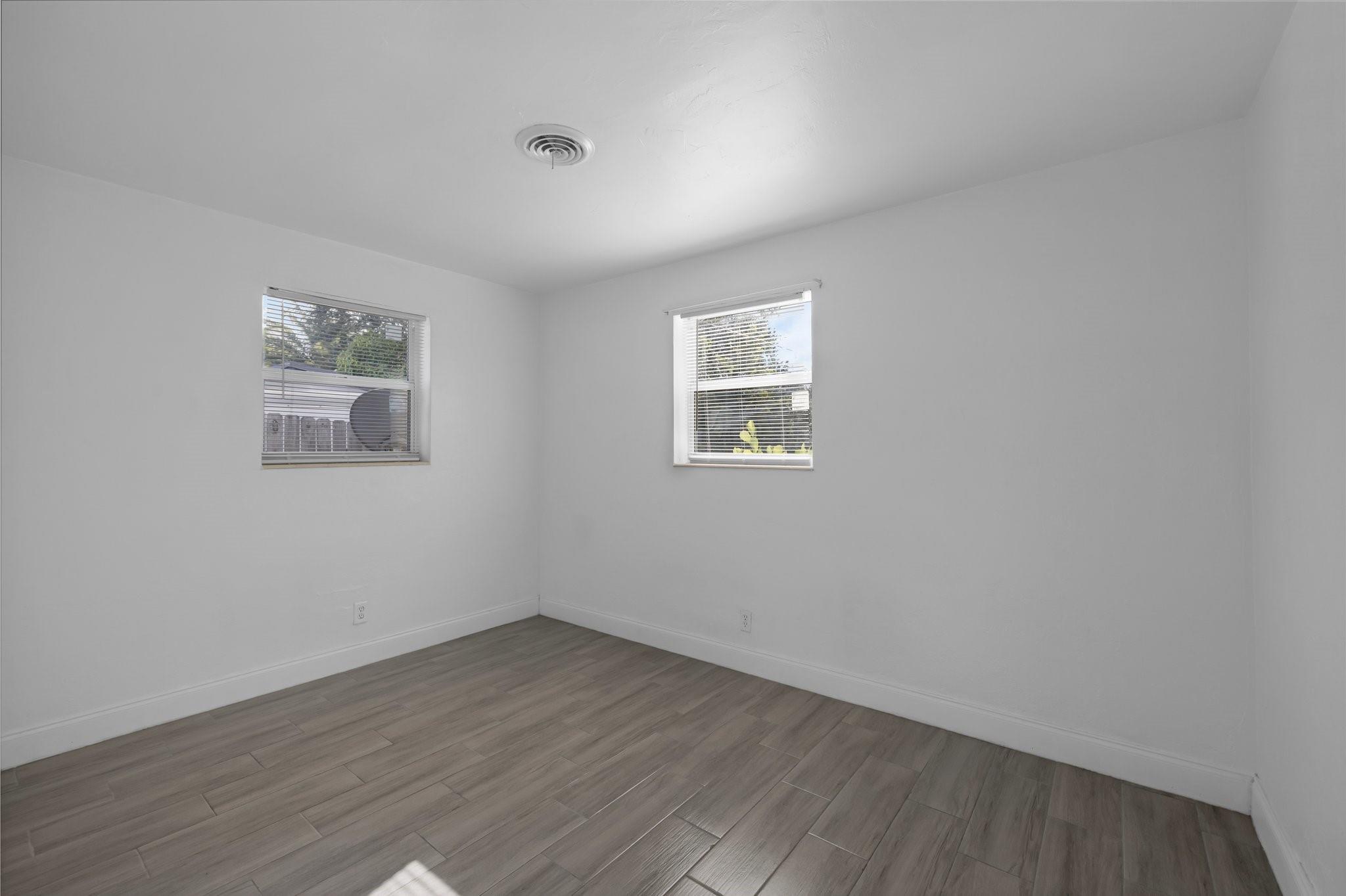 4106 NW 12th Ter