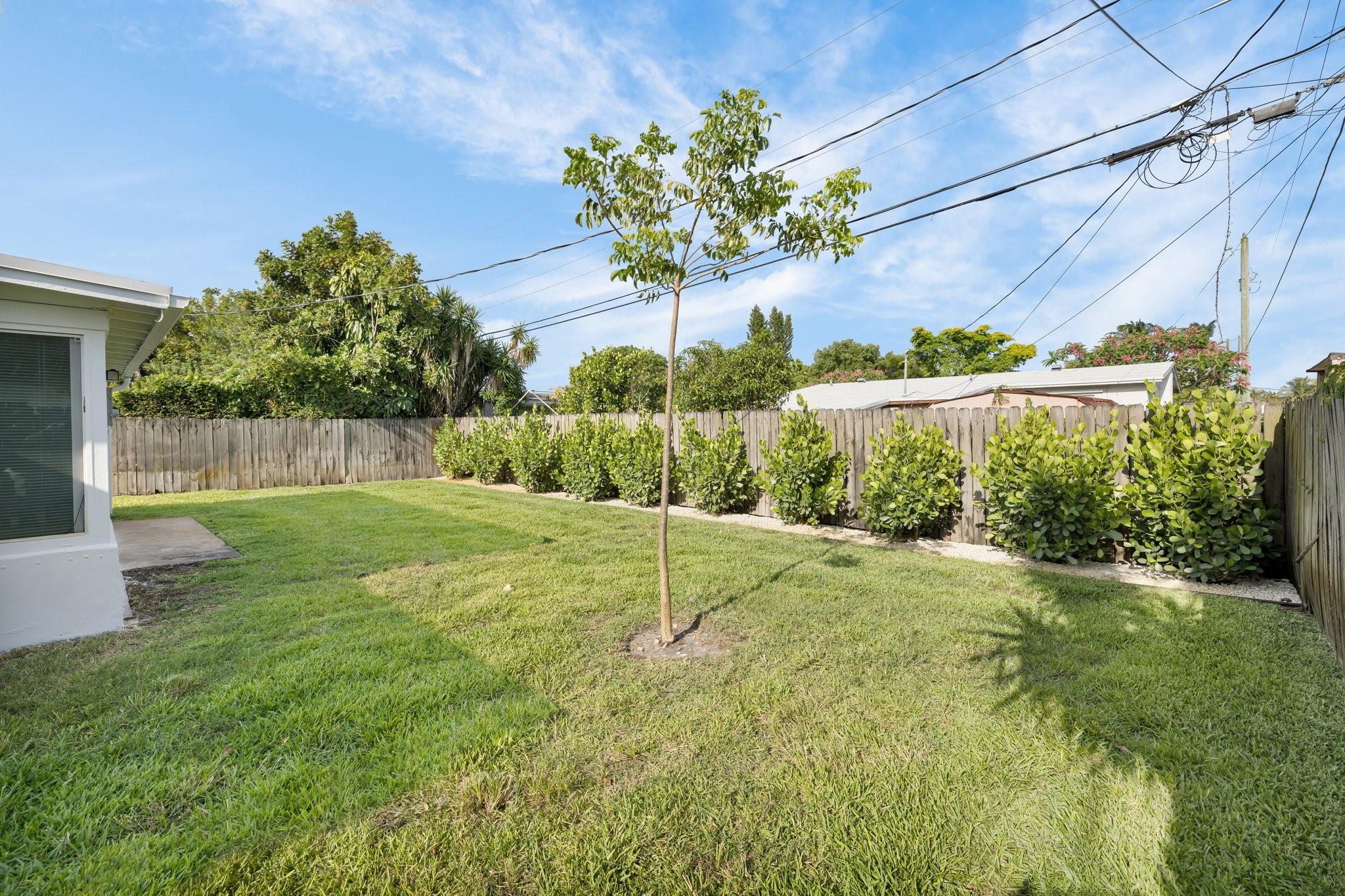 4106 NW 12th Ter