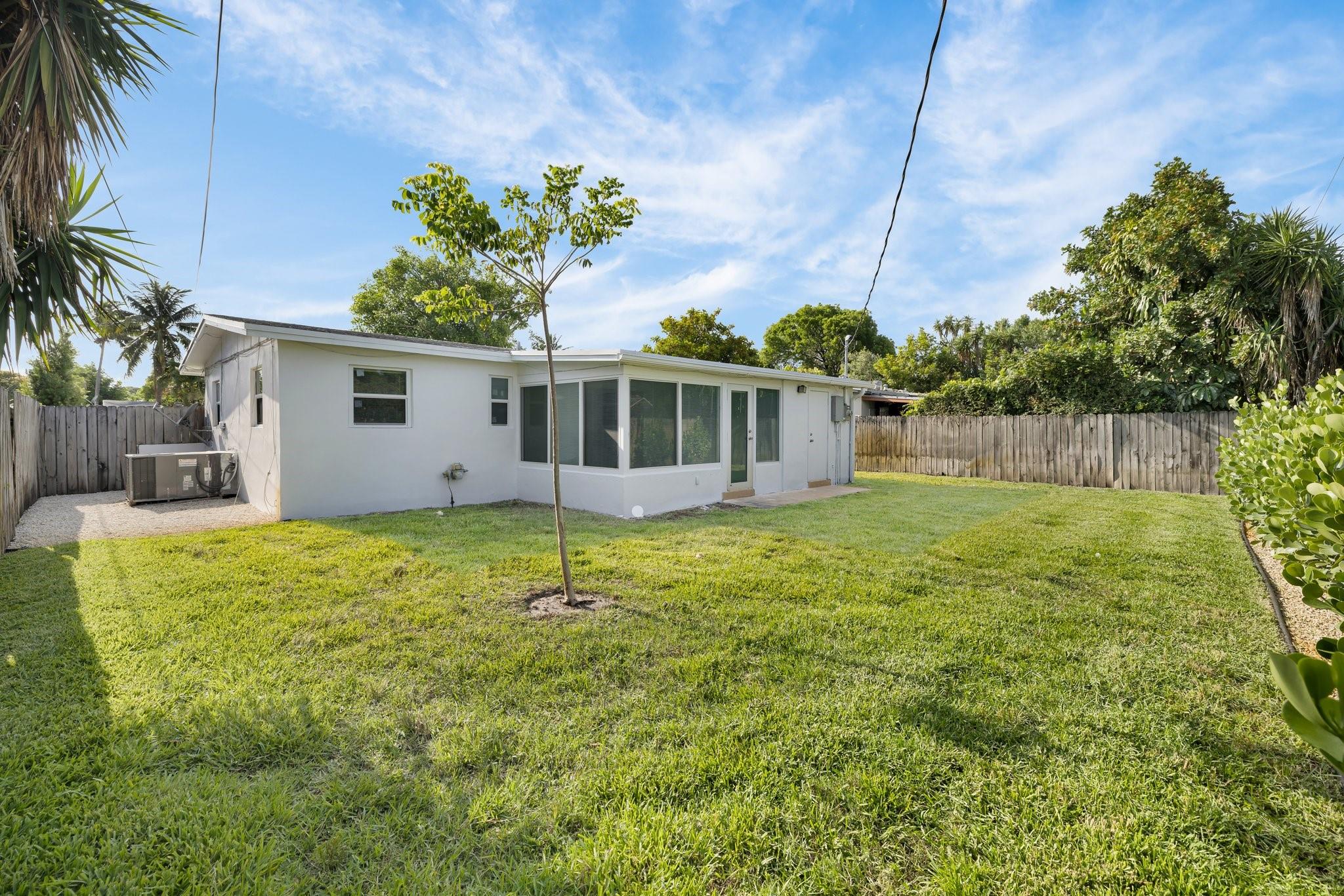 4106 NW 12th Ter
