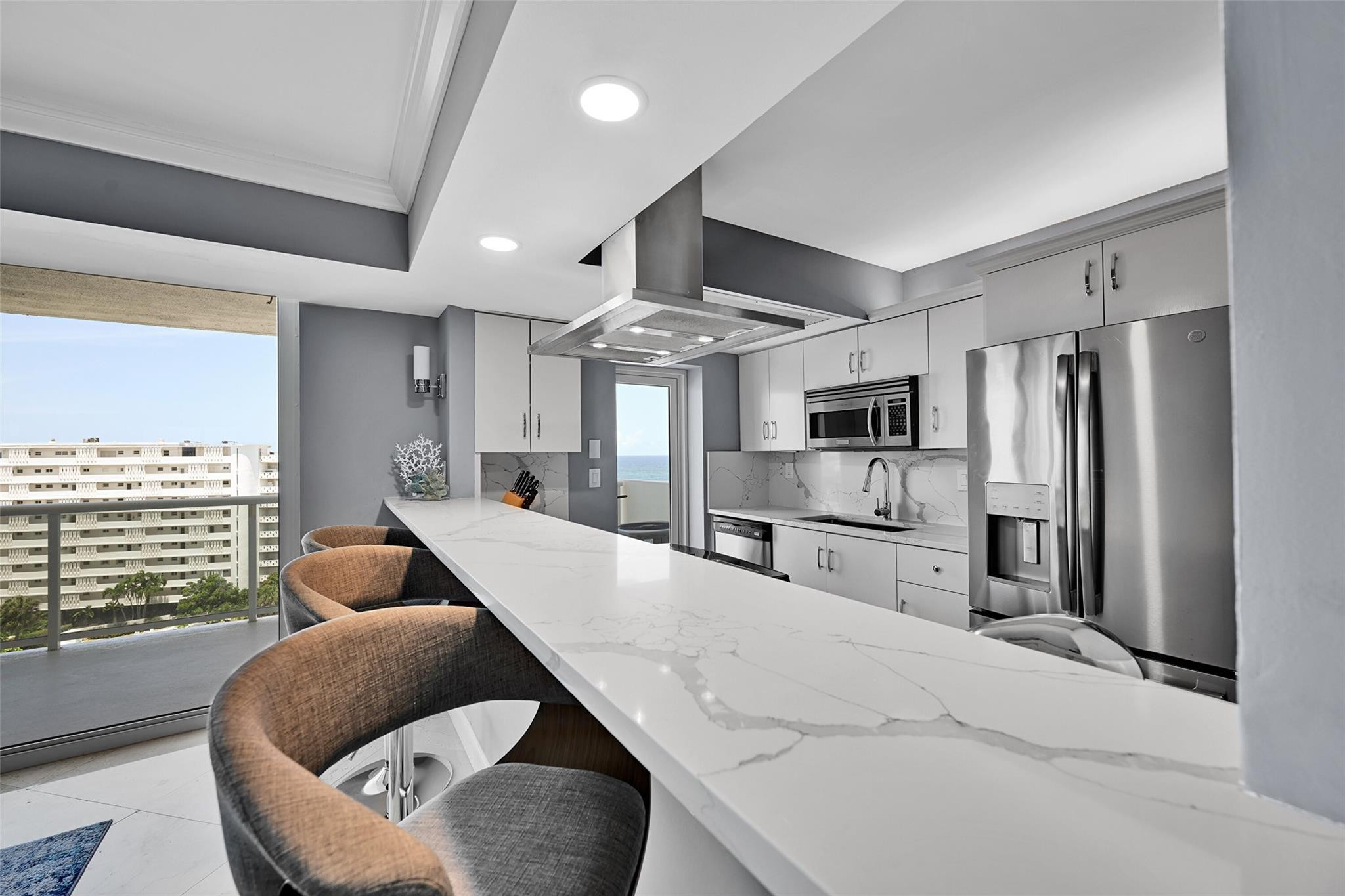 2715 N Ocean Boulevard 11a
