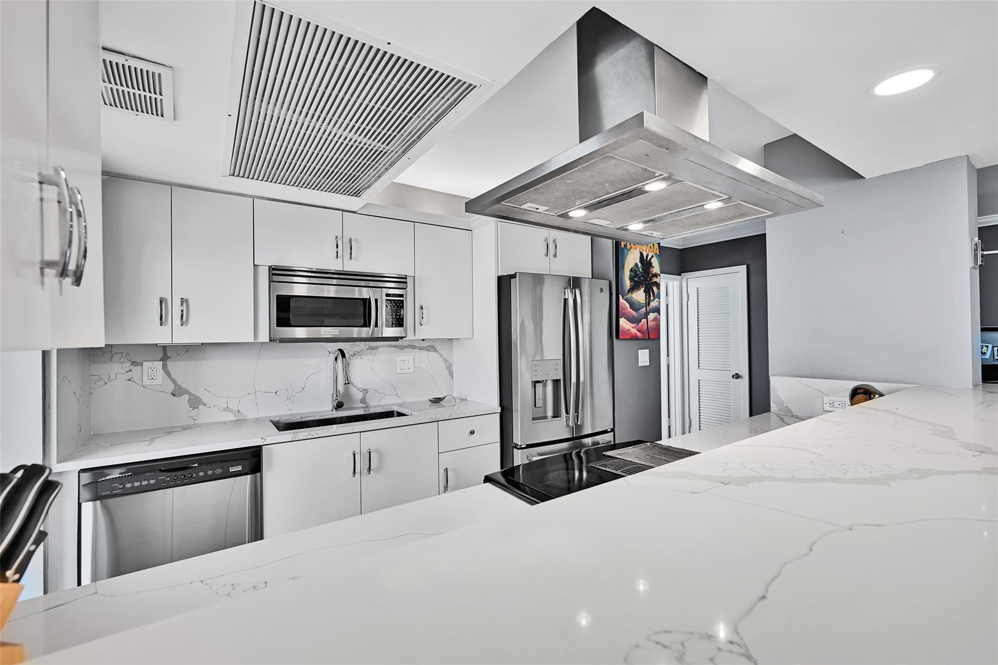 2715 N Ocean Boulevard 11a