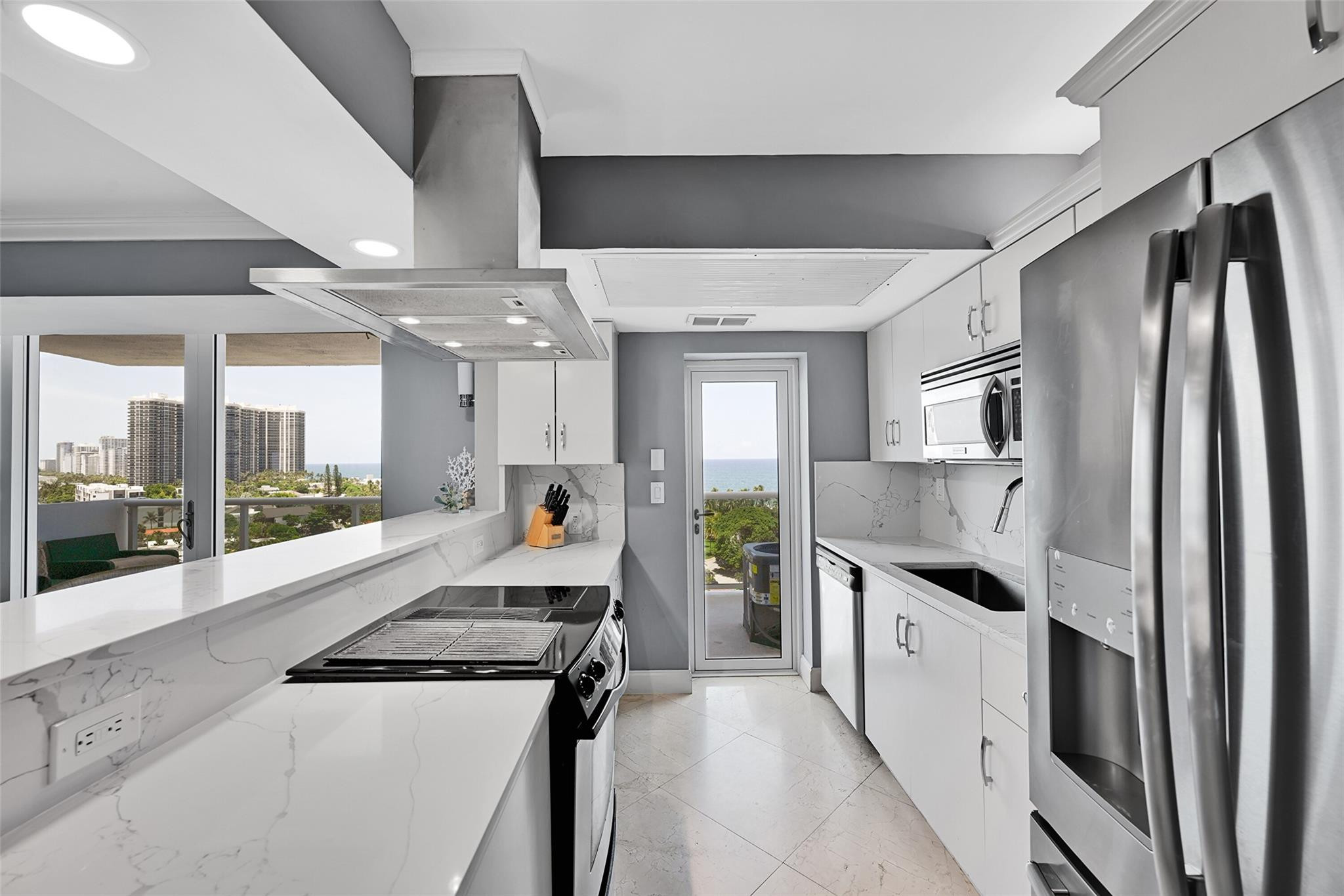 2715 N Ocean Boulevard 11a