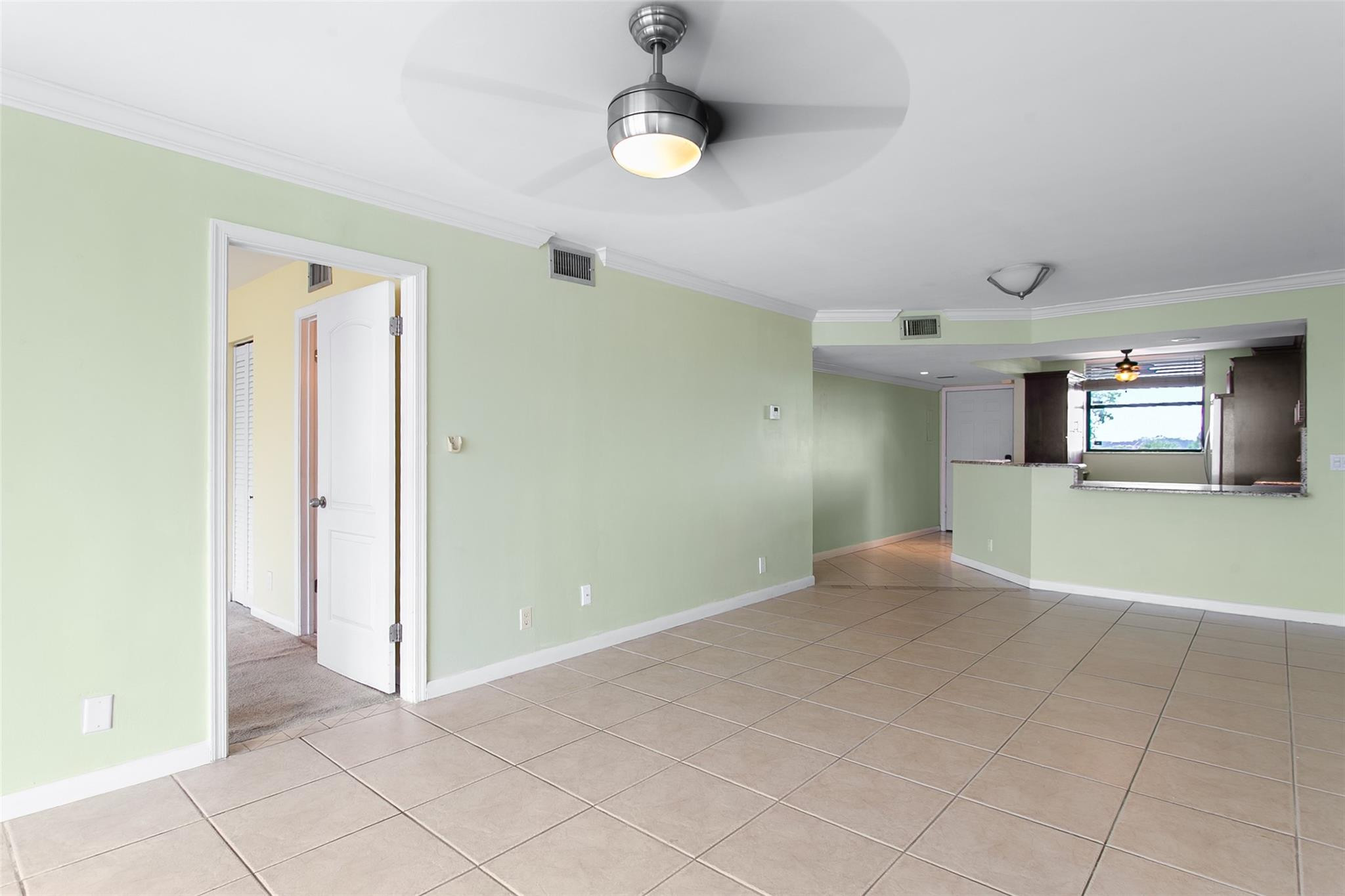 115 Lake Emerald Drive 307
