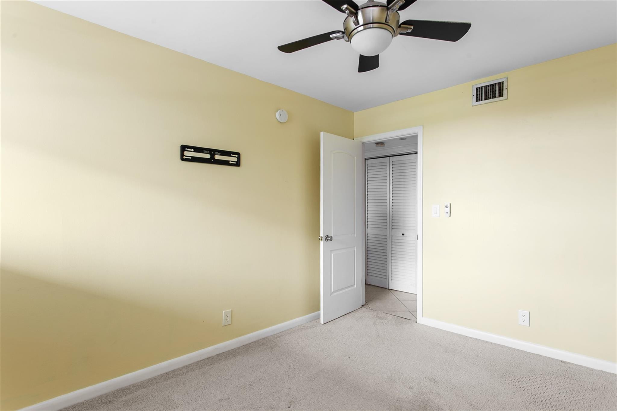 115 Lake Emerald Drive 307