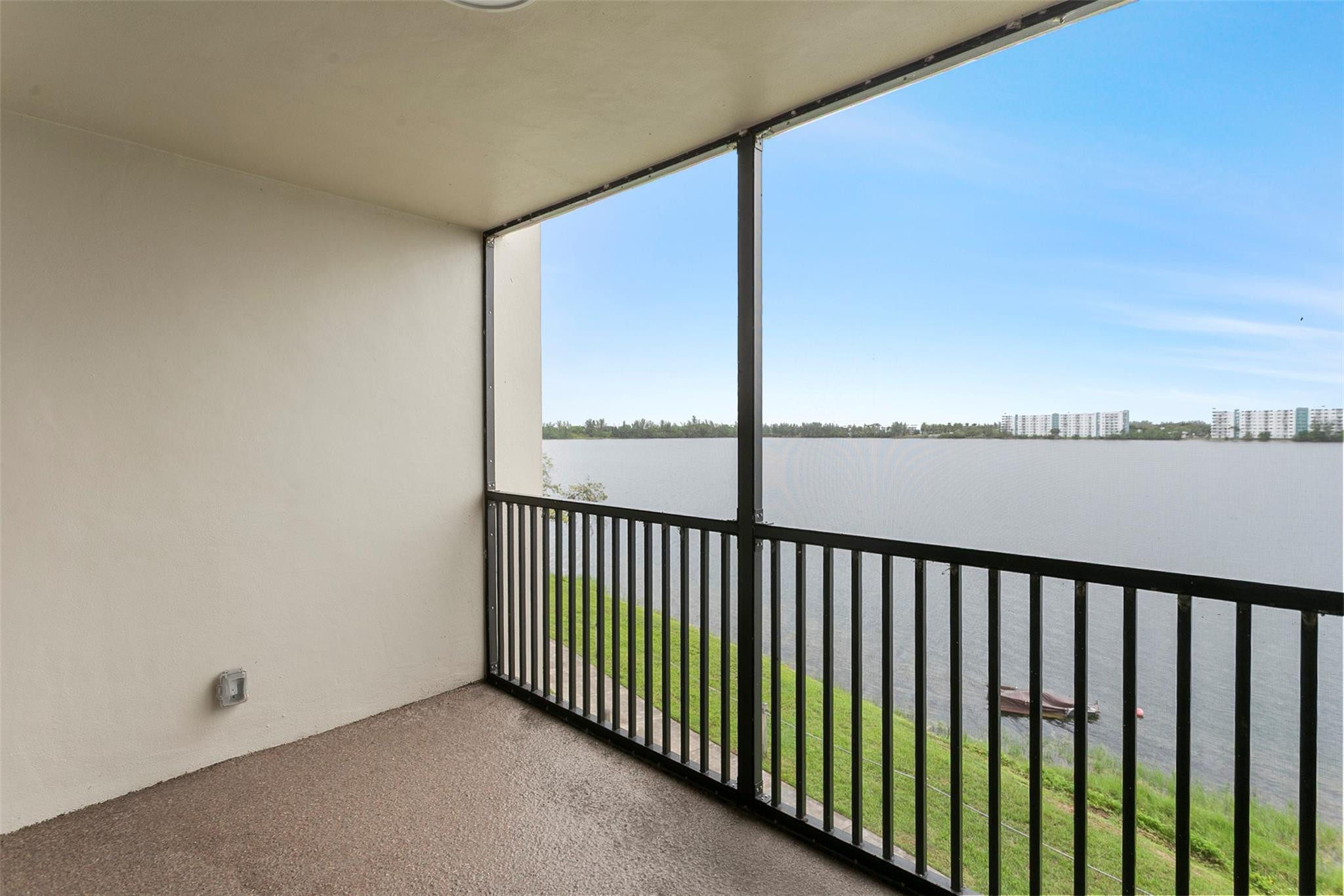 115 Lake Emerald Drive 307
