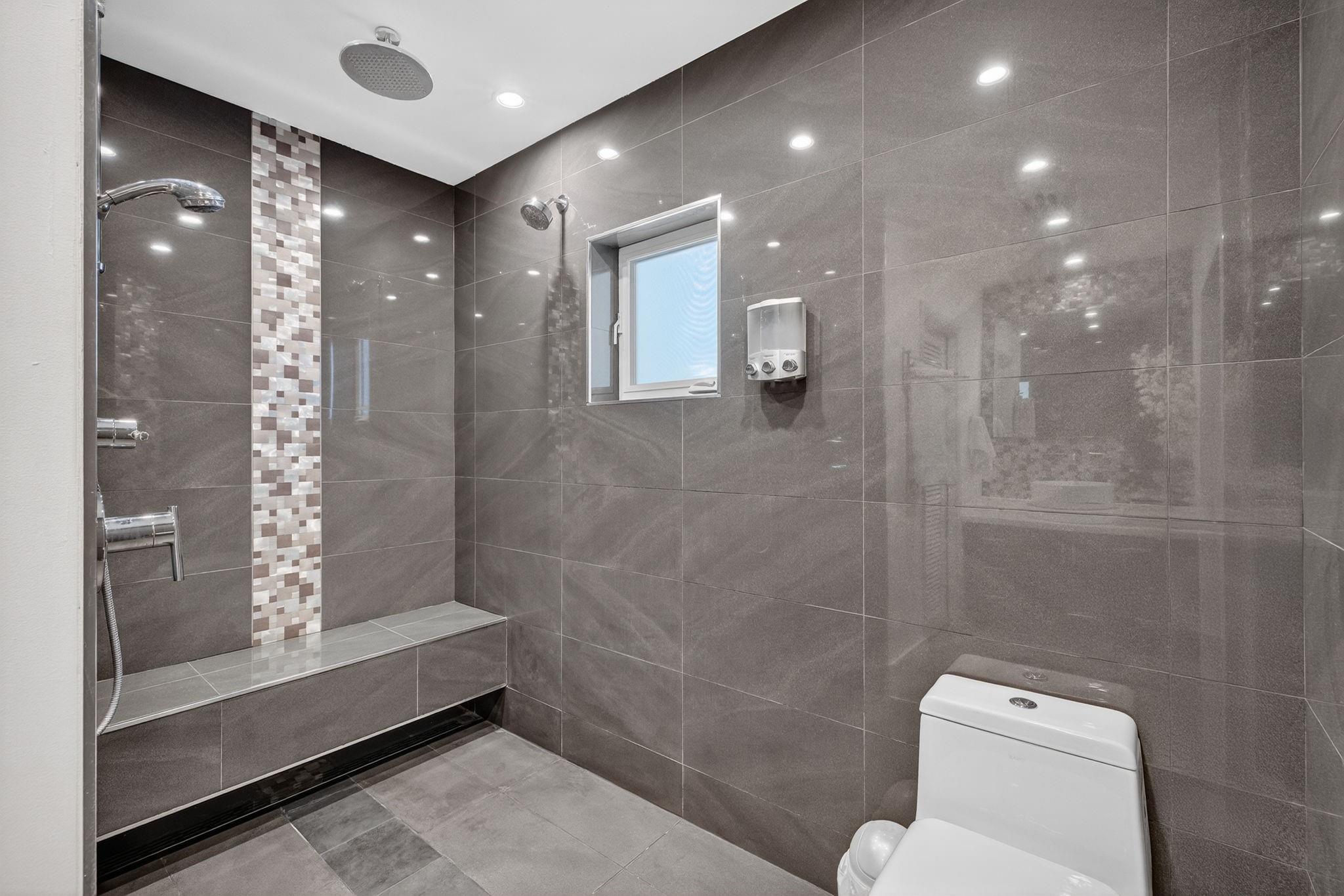 380 NW 35th Ct