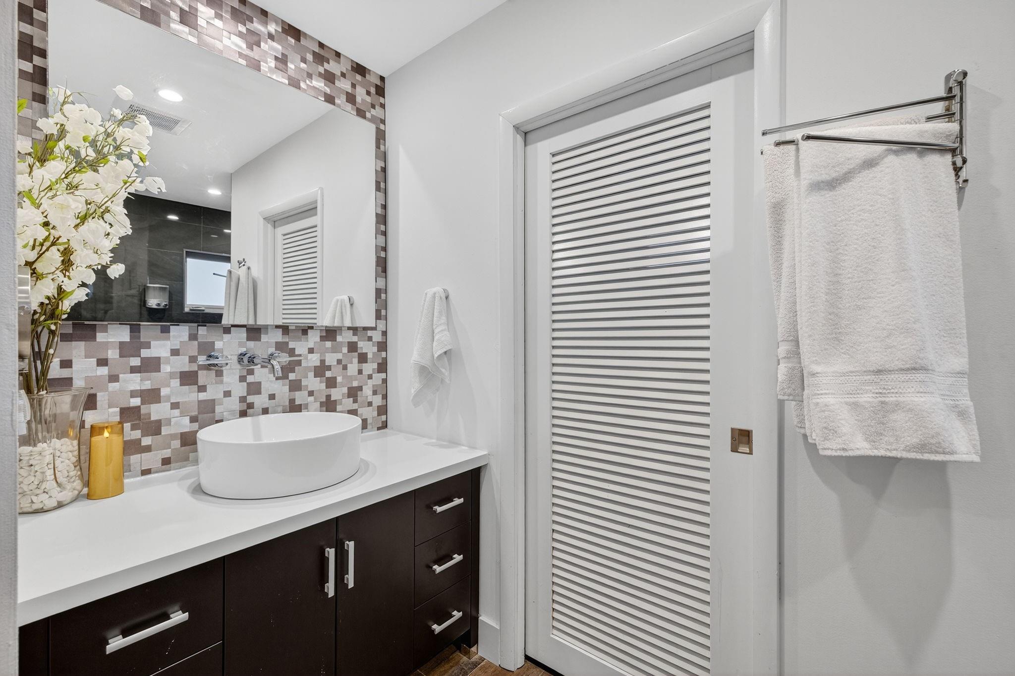 380 NW 35th Ct