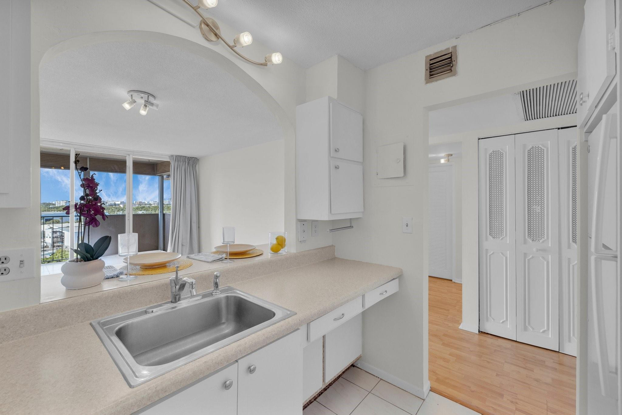 777 S Federal Hwy PH12