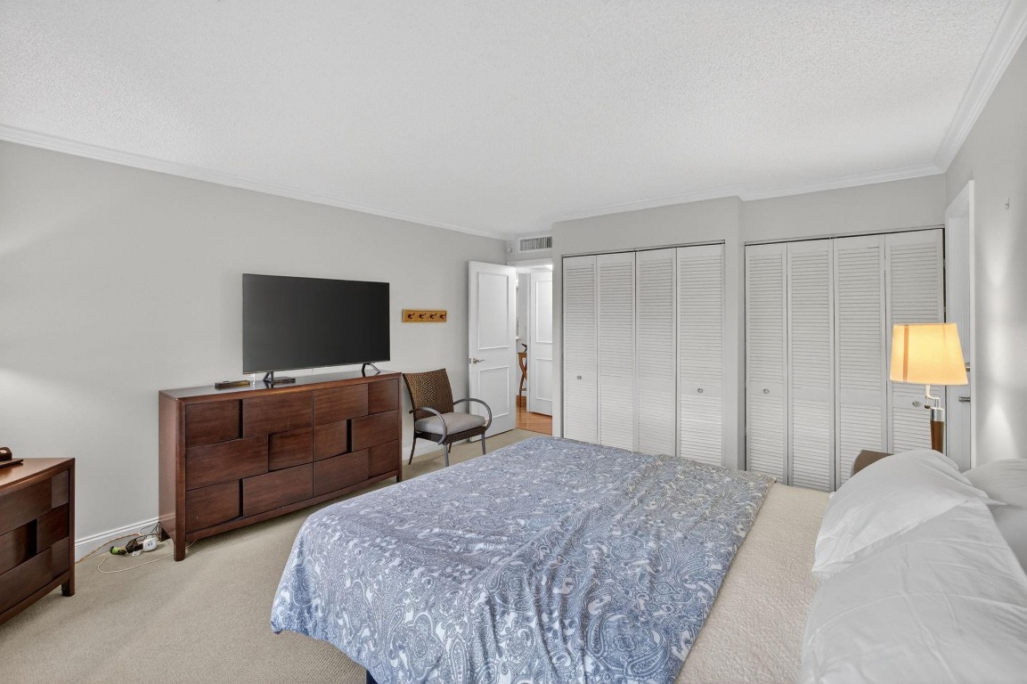 4900 N Ocean Boulevard 302, Lauderdale-By-The-Sea Unit: 302