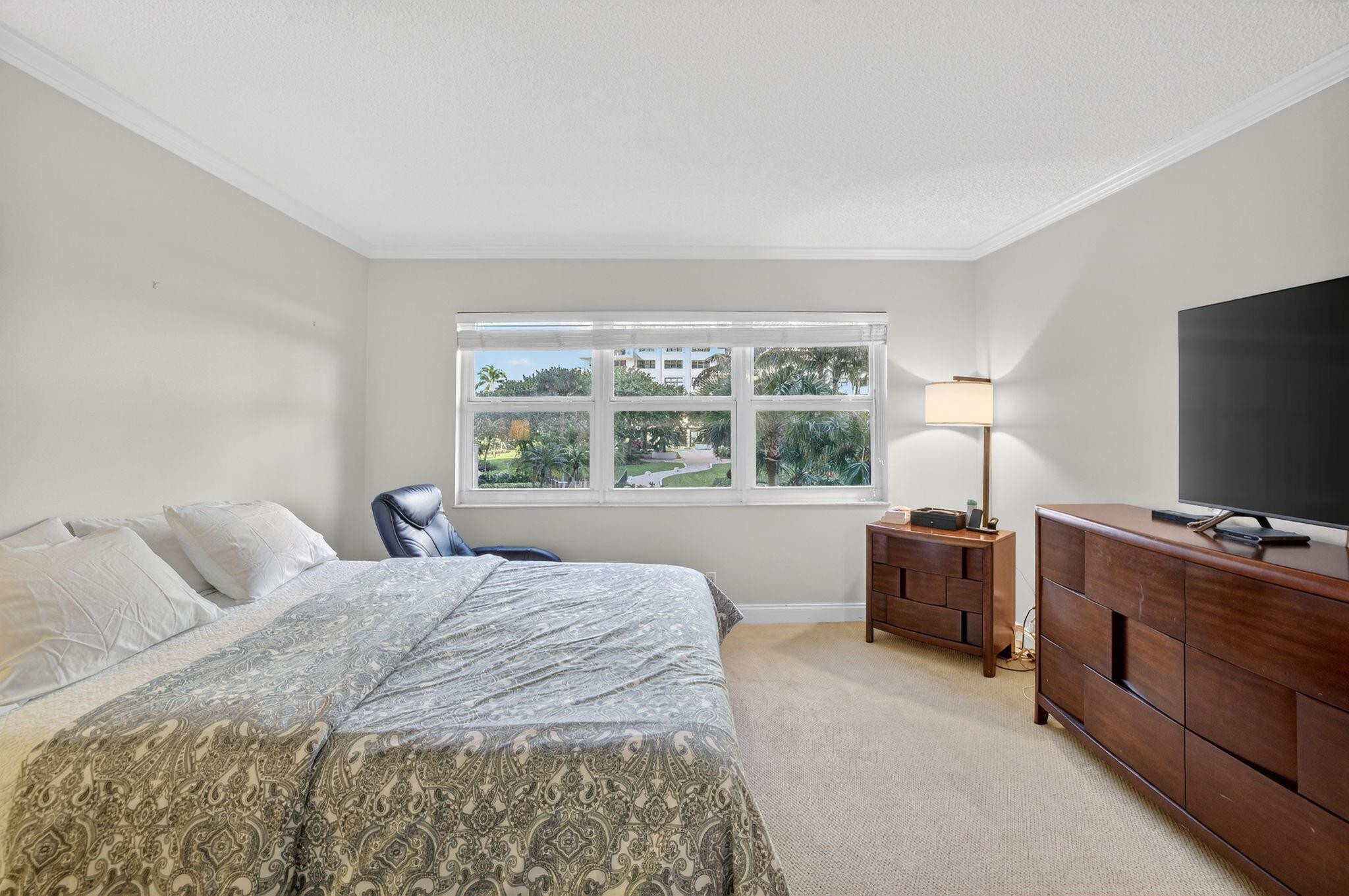 4900 N Ocean Boulevard 302, Lauderdale-By-The-Sea Unit: 302