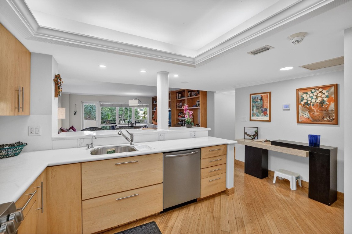 4900 N Ocean Boulevard 302, Lauderdale-By-The-Sea Unit: 302