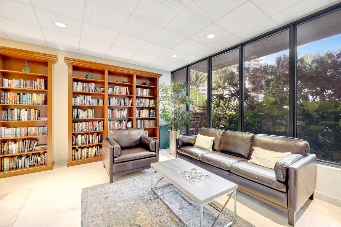 4900 N Ocean Boulevard 302, Lauderdale-By-The-Sea Unit: 302