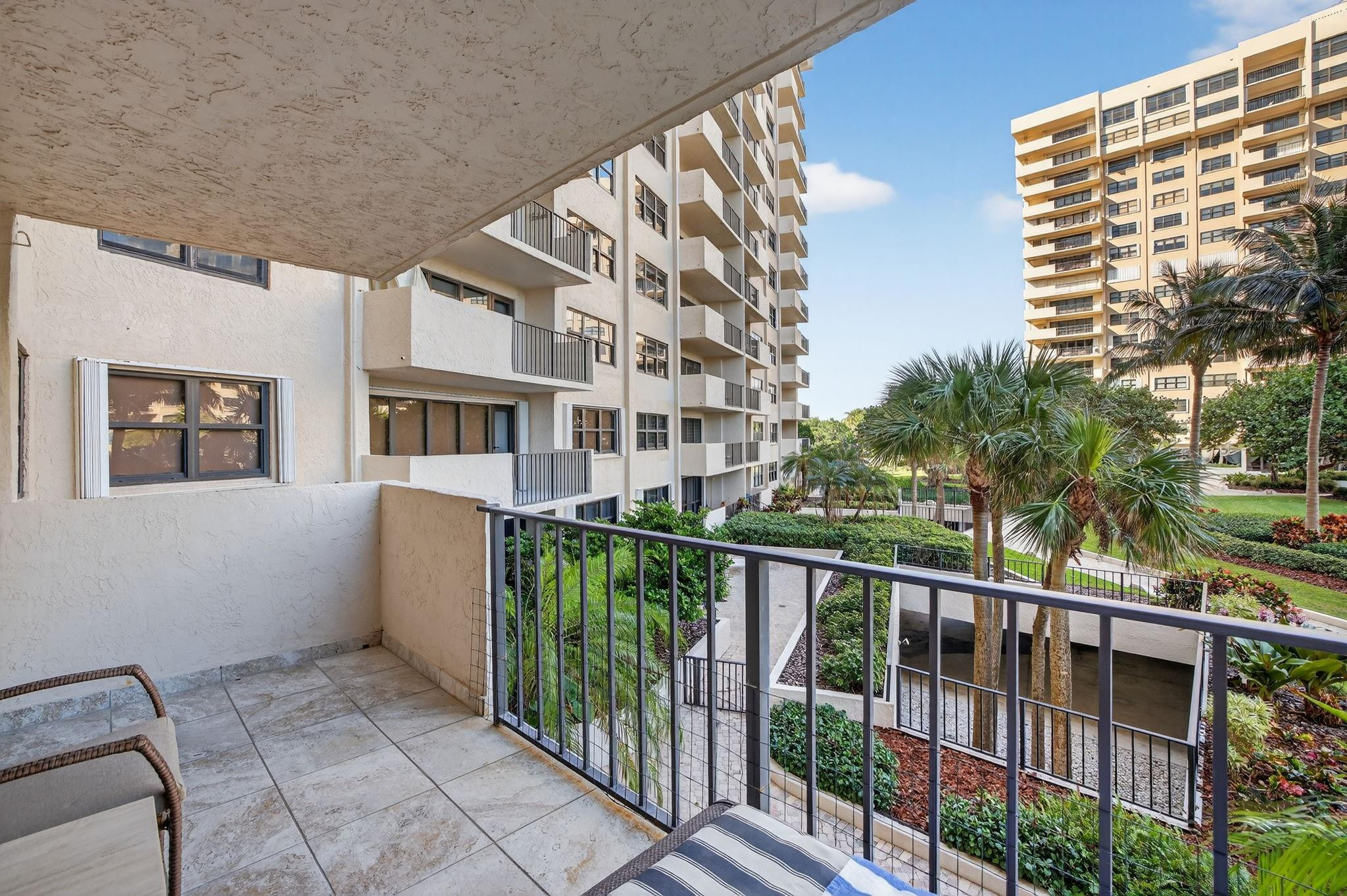 4900 N Ocean Boulevard 302, Lauderdale-By-The-Sea Unit: 302