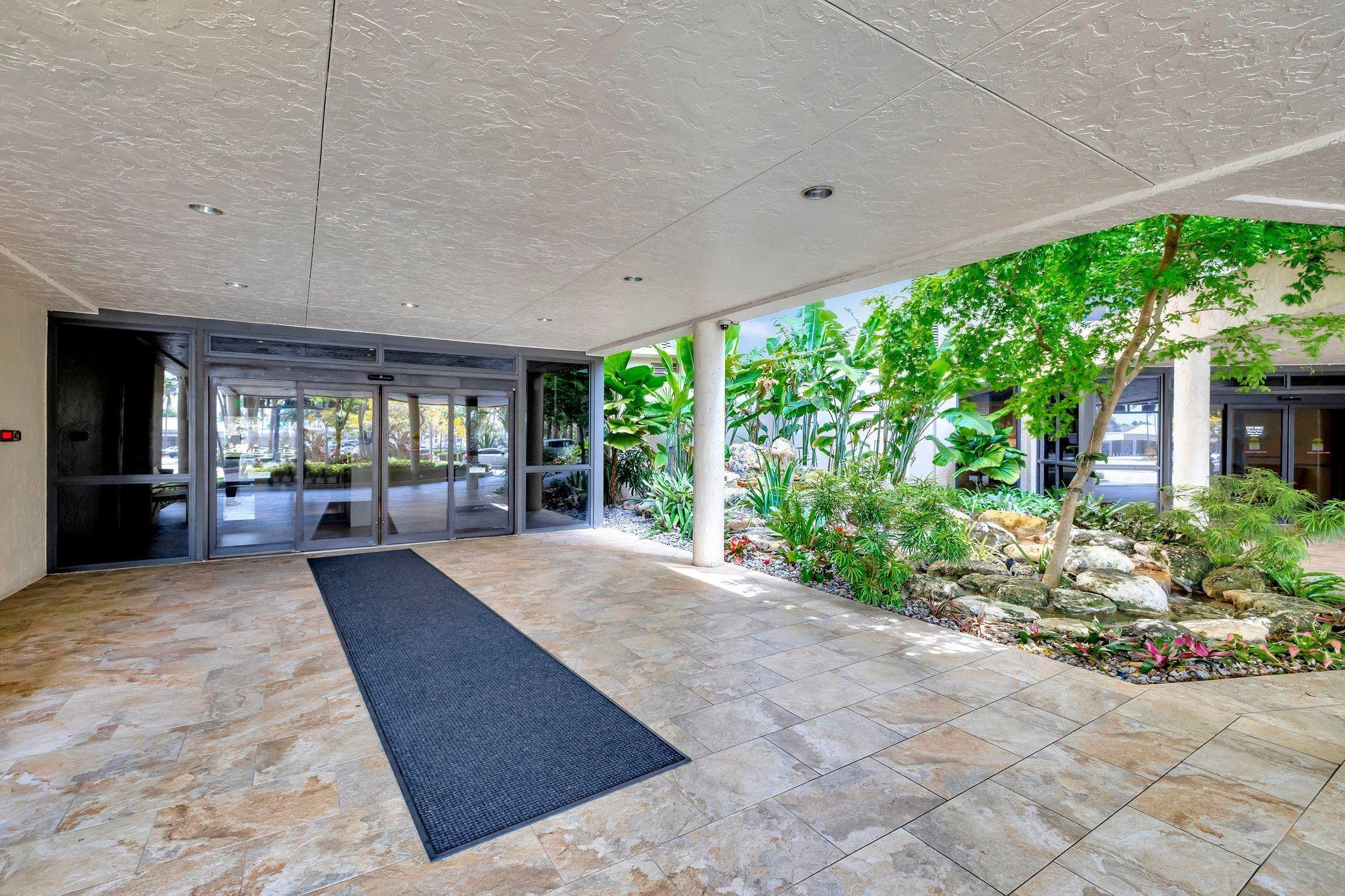 4900 N Ocean Boulevard 302, Lauderdale-By-The-Sea Unit: 302