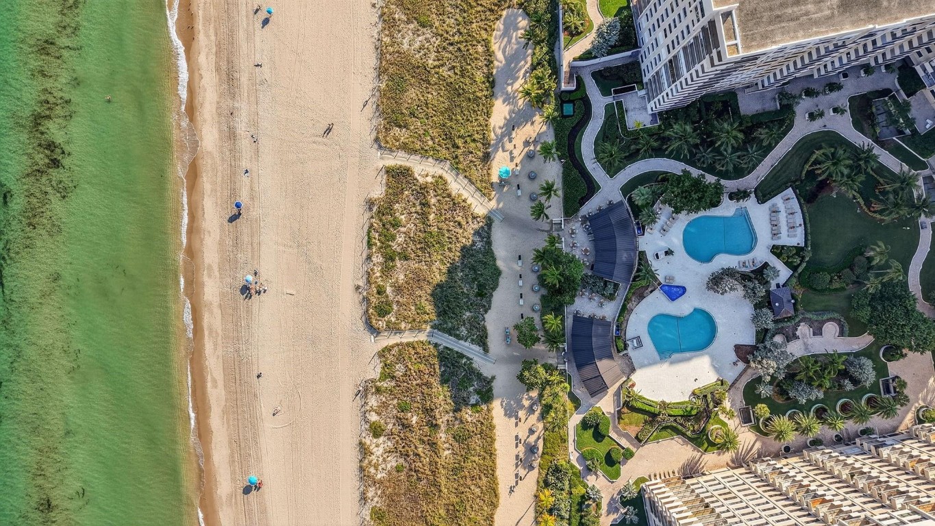 4900 N Ocean Boulevard 302, Lauderdale-By-The-Sea Unit: 302