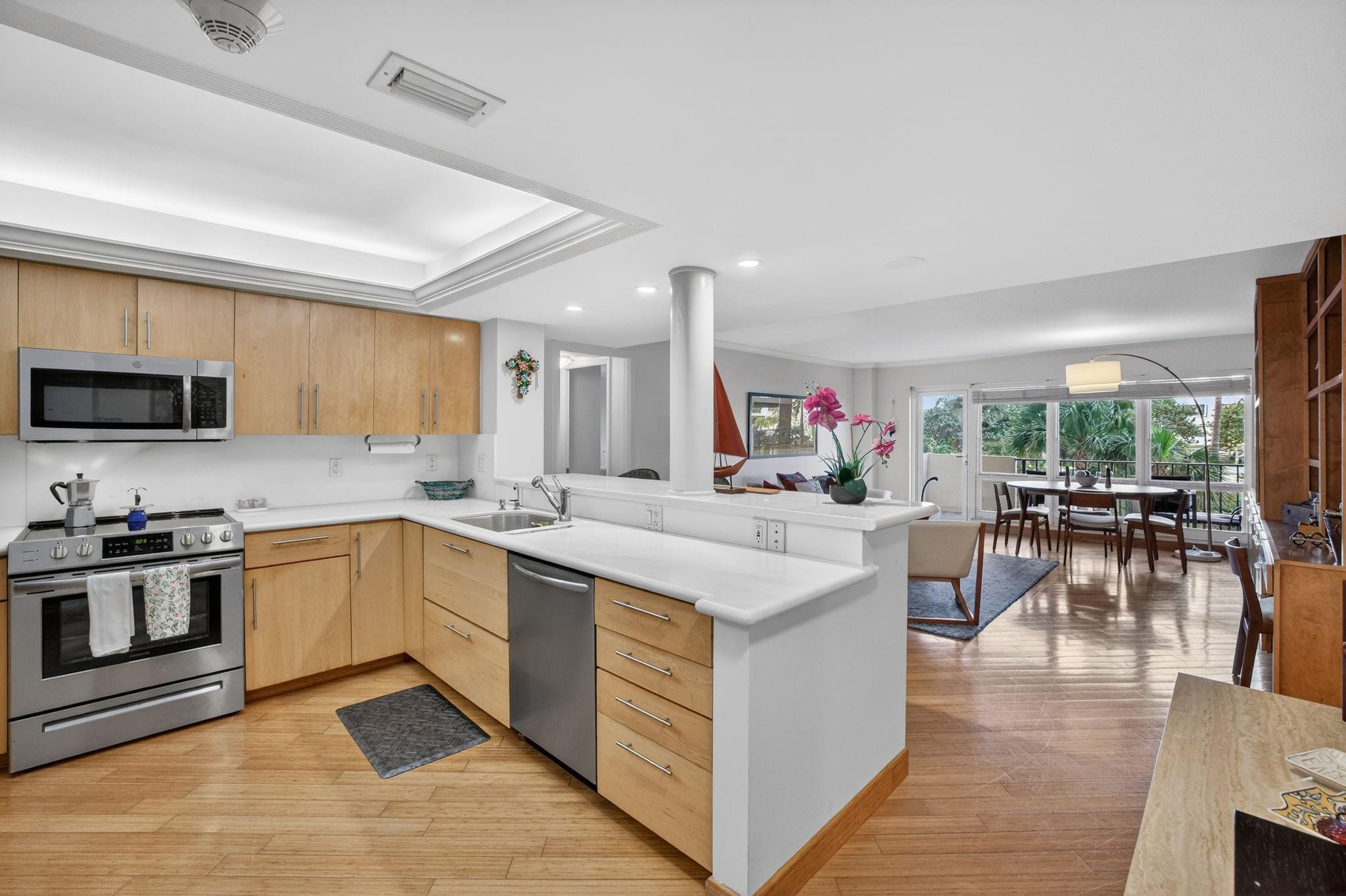 4900 N Ocean Boulevard 302, Lauderdale-By-The-Sea Unit: 302