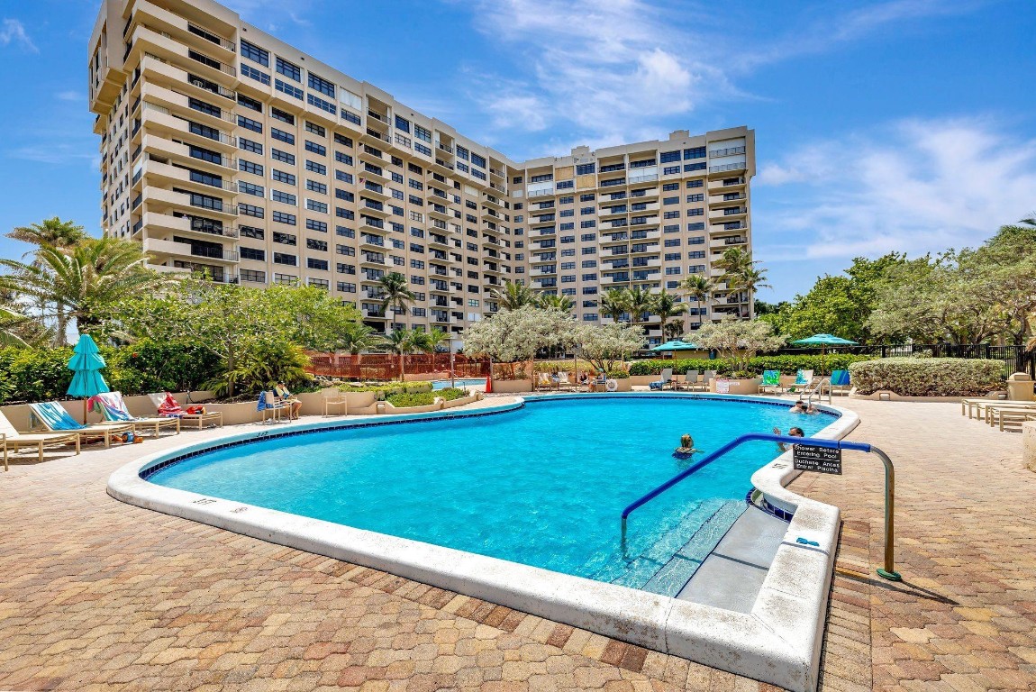 4900 N Ocean Boulevard 302, Lauderdale-By-The-Sea Unit: 302